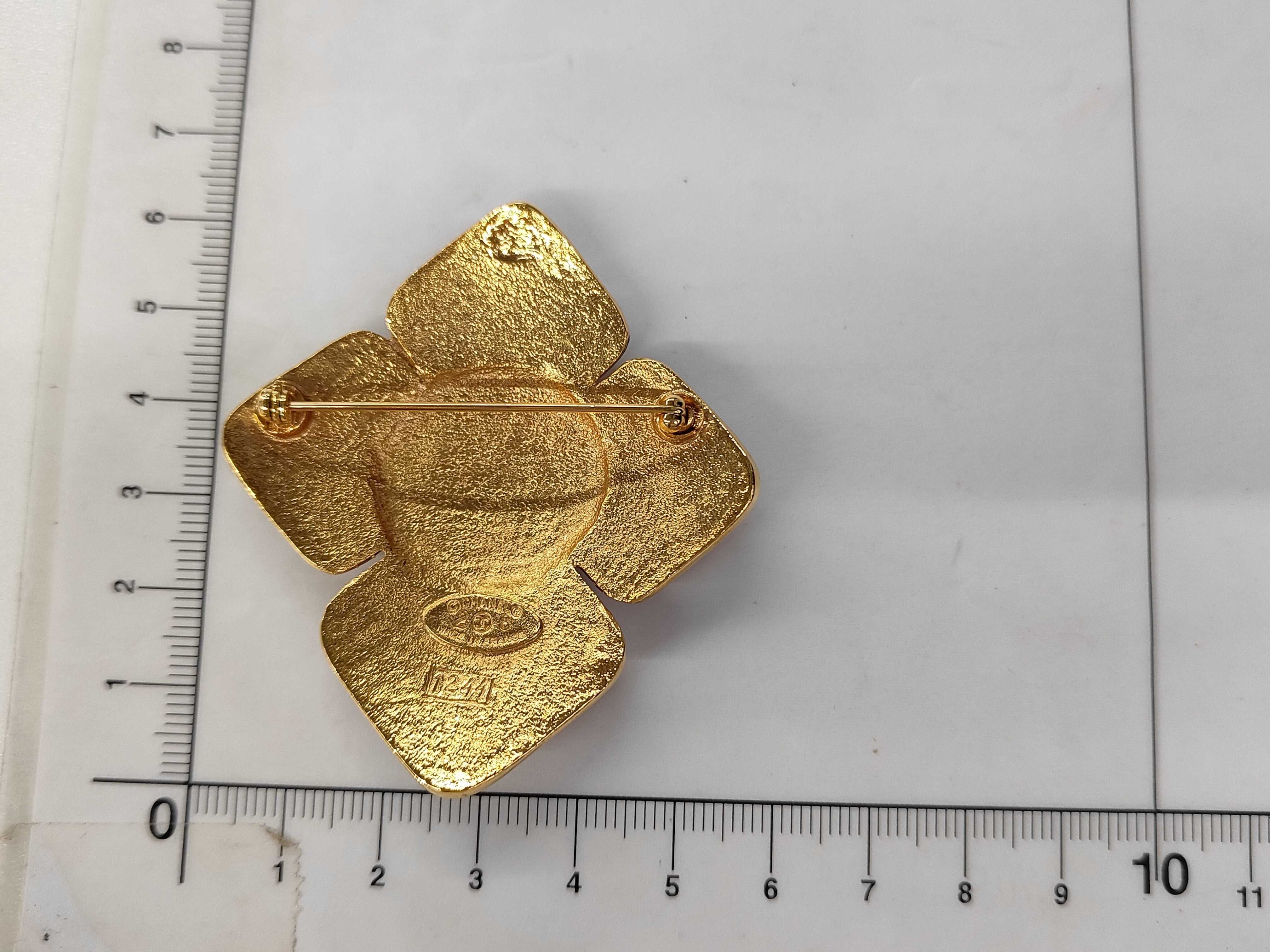 Coco Mark Chanel Logo 2 8 Brooch — view 5
