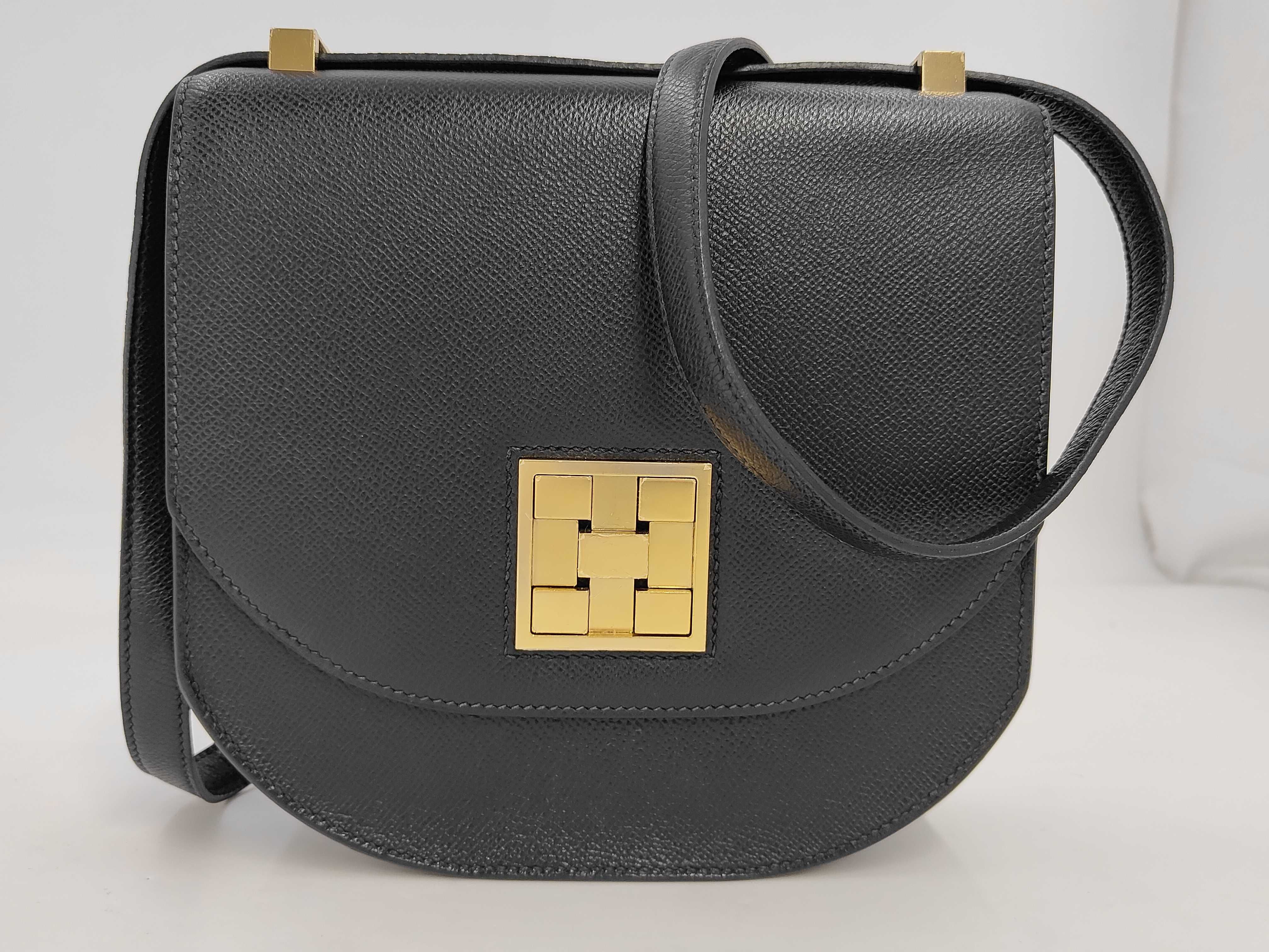 Mosaic 24/21 Shoulder Bag, Epsom Leather, Black, Y Stamp, Gold Diameter (GD)