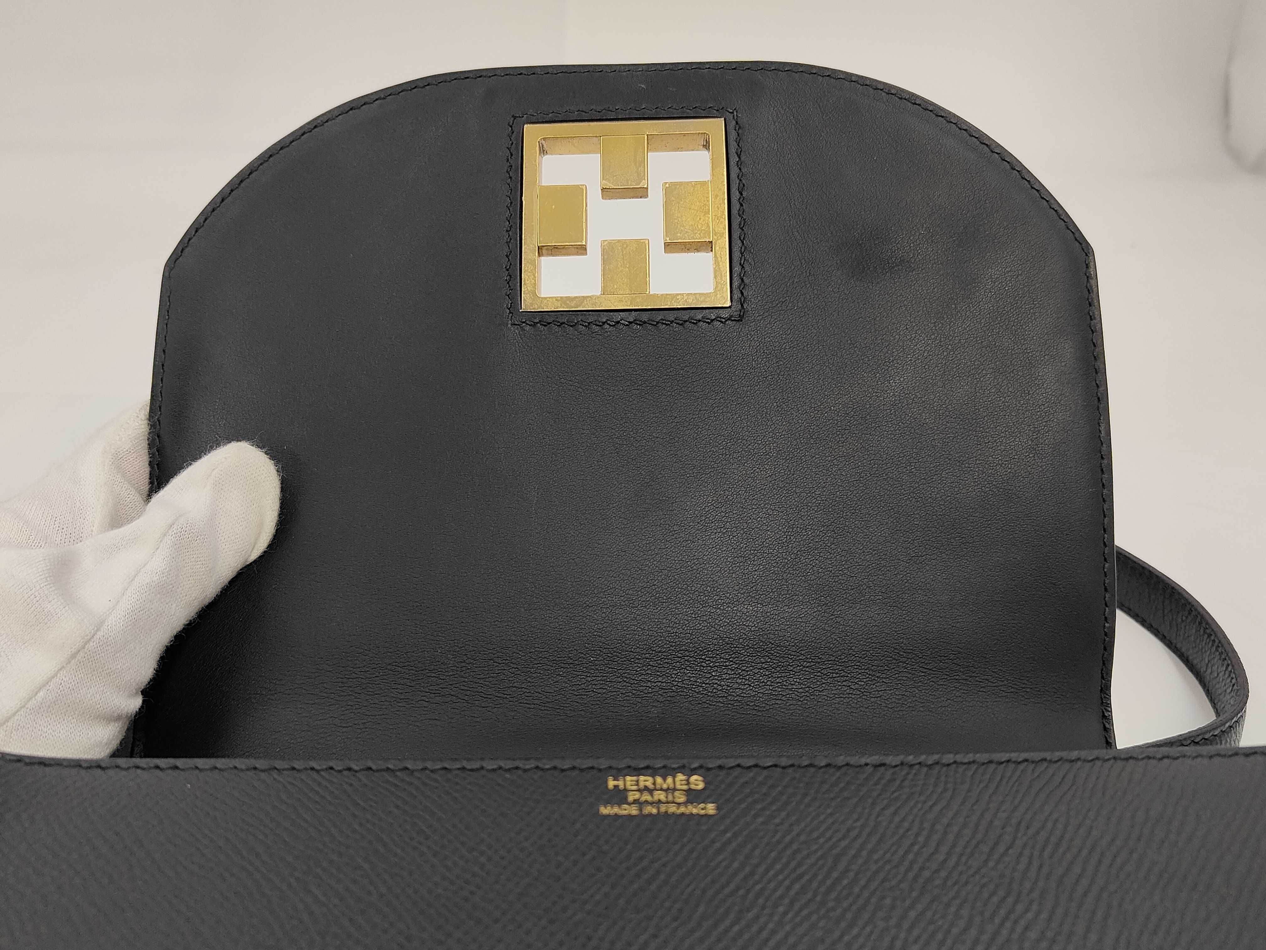 Mosaic 24/21 Shoulder Bag, Epsom Leather, Black, Y Stamp, Gold Diameter (GD) — view 8