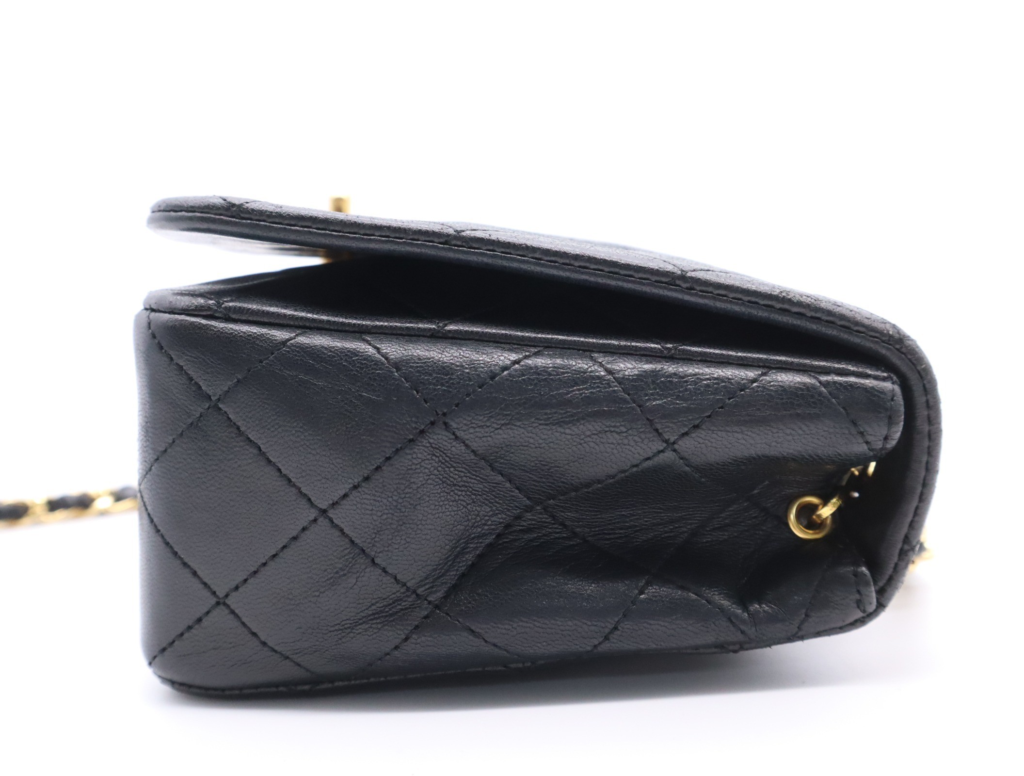 Matelassé 25 S-flap S-chain with seal, GD hardware, black — view 5