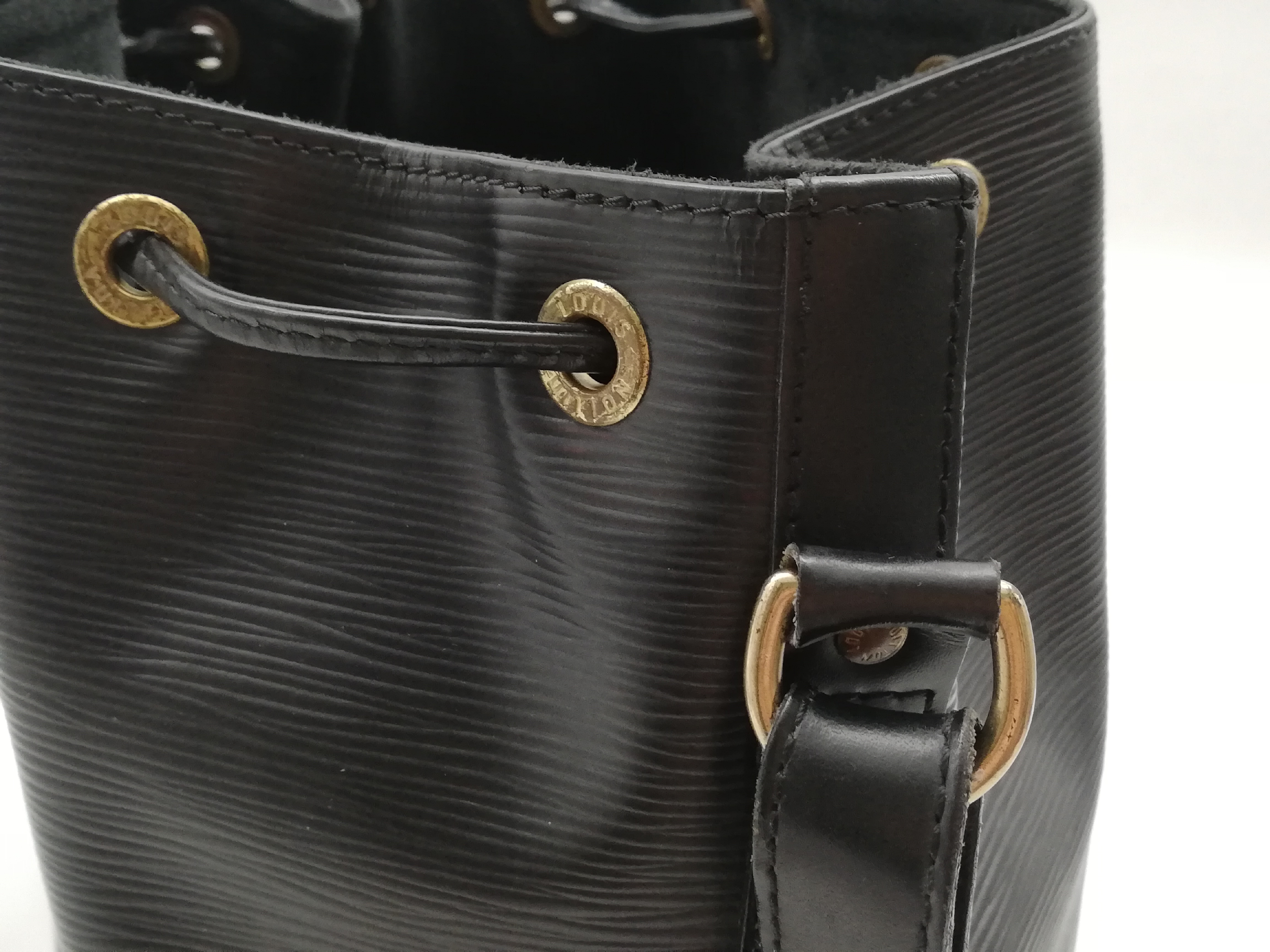 Epi Petit Noé M59012 Noir Shoulder Bag — view 12