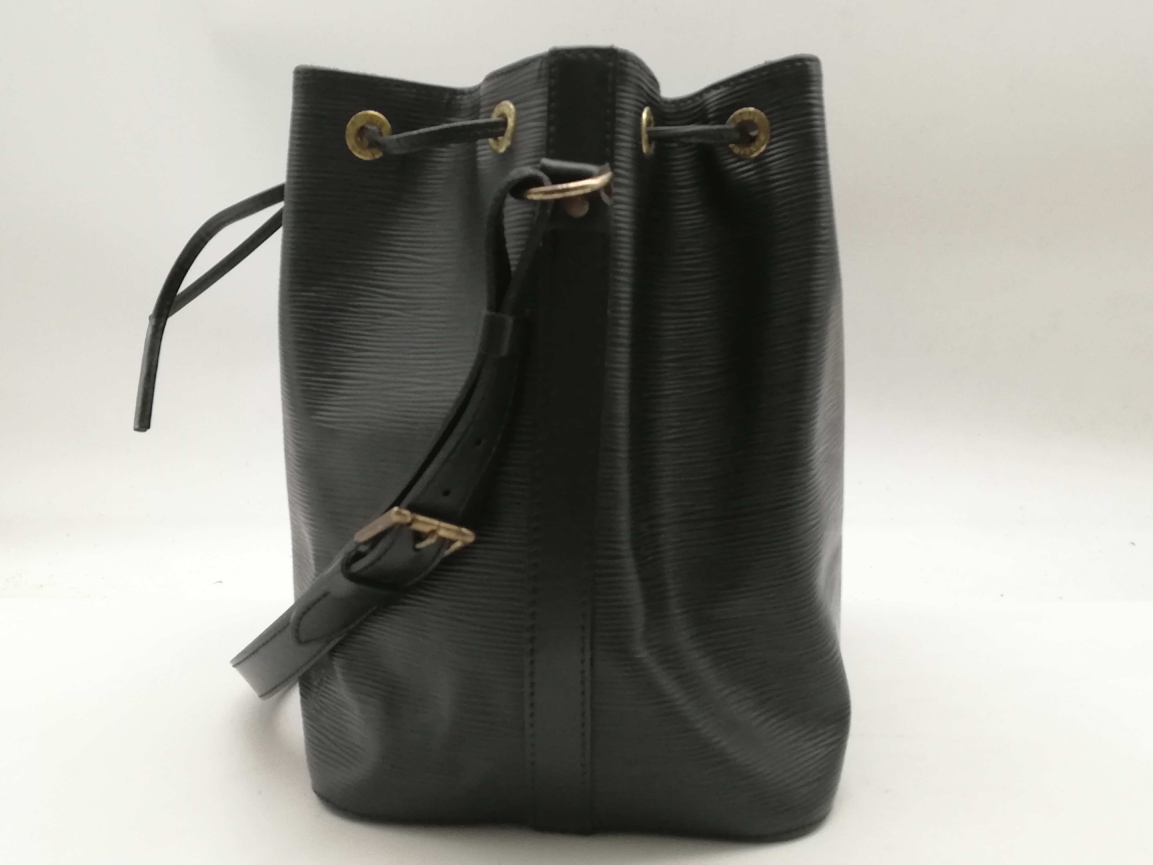 Epi Petit Noé M59012 Noir Shoulder Bag — view 3
