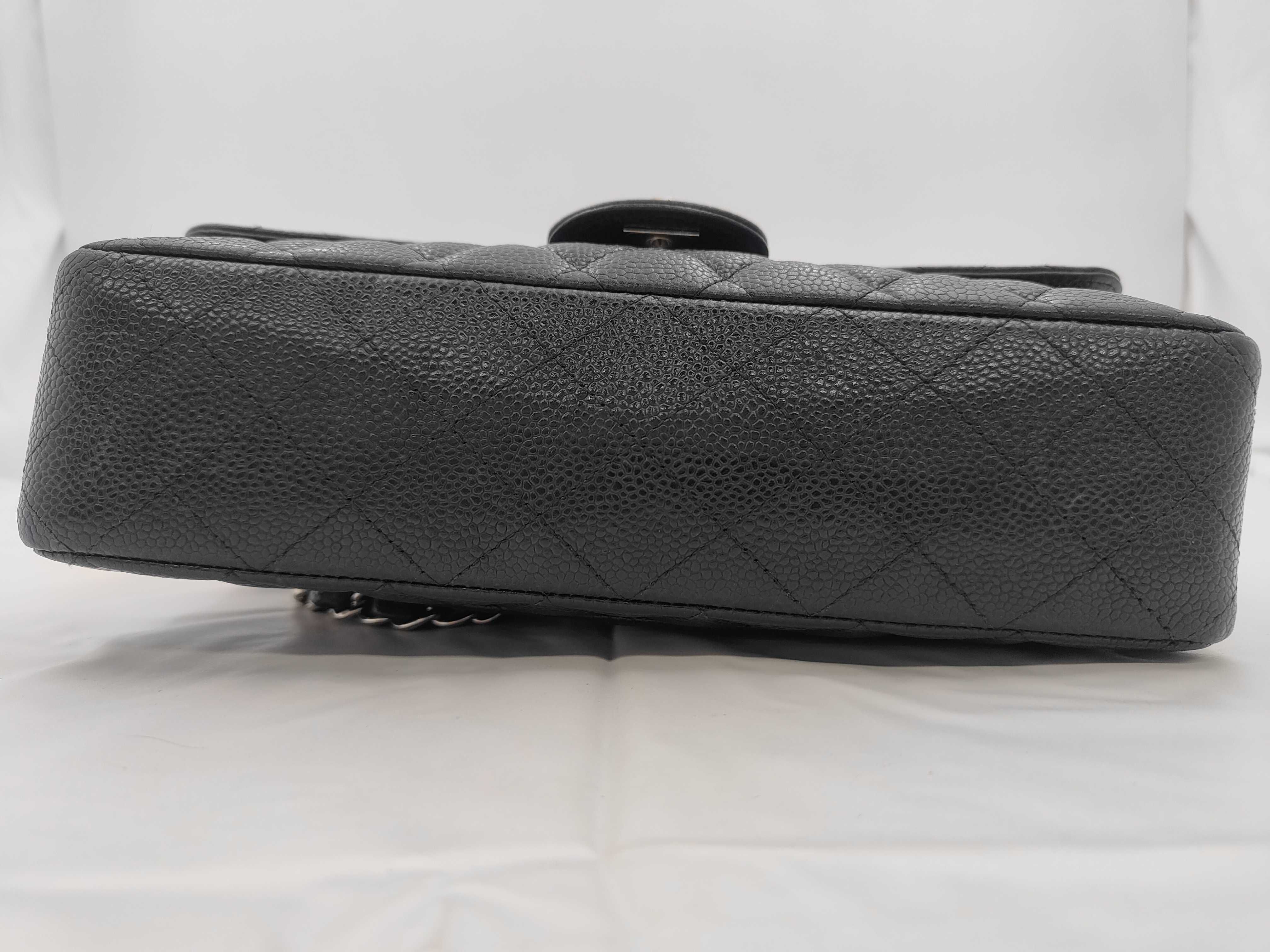 Matelassé 25 Double Flap Caviar Black Chain Shoulder Bag — view 7