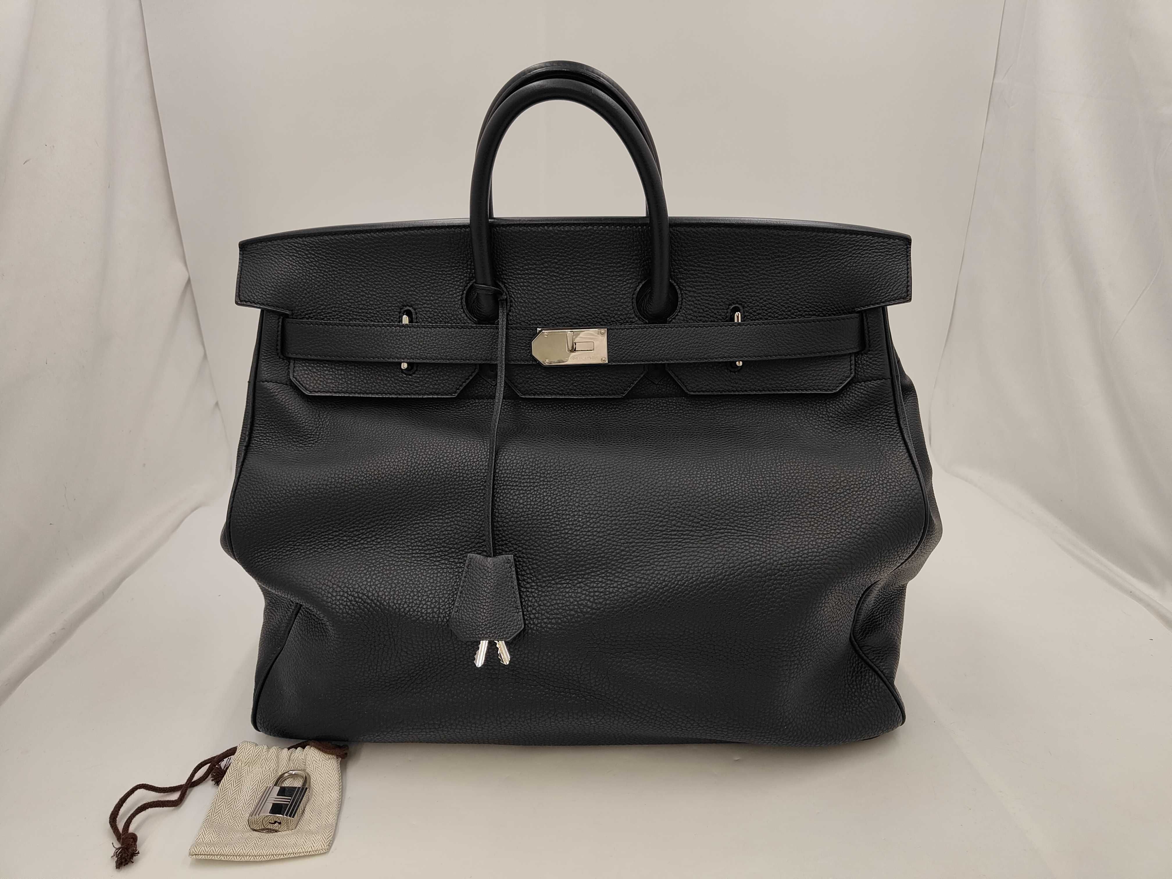 Togo Haut à Courroies 50 Black O Stamp Boston Bag