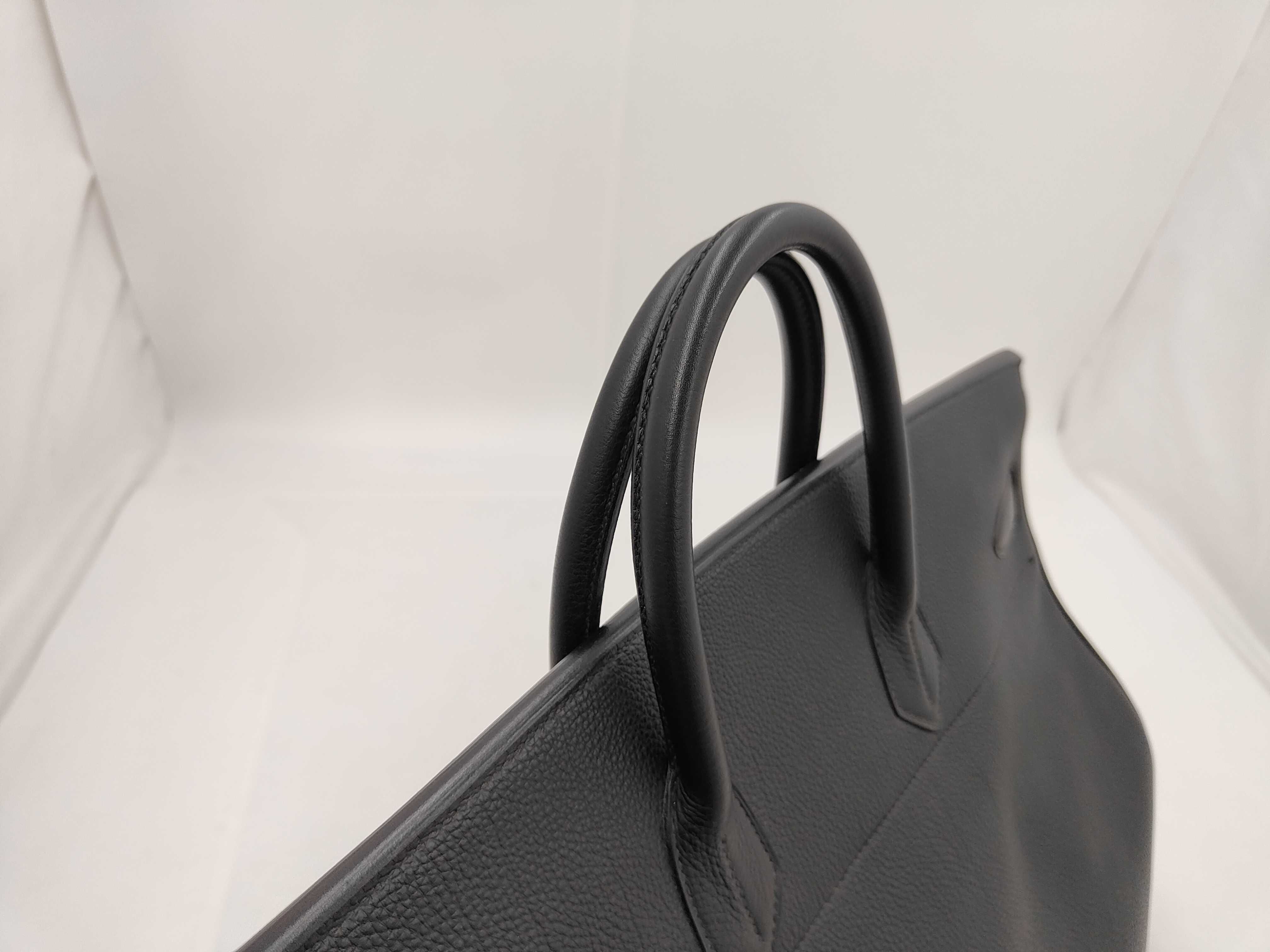 Togo Haut à Courroies 50 Black O Stamp Boston Bag — view 4