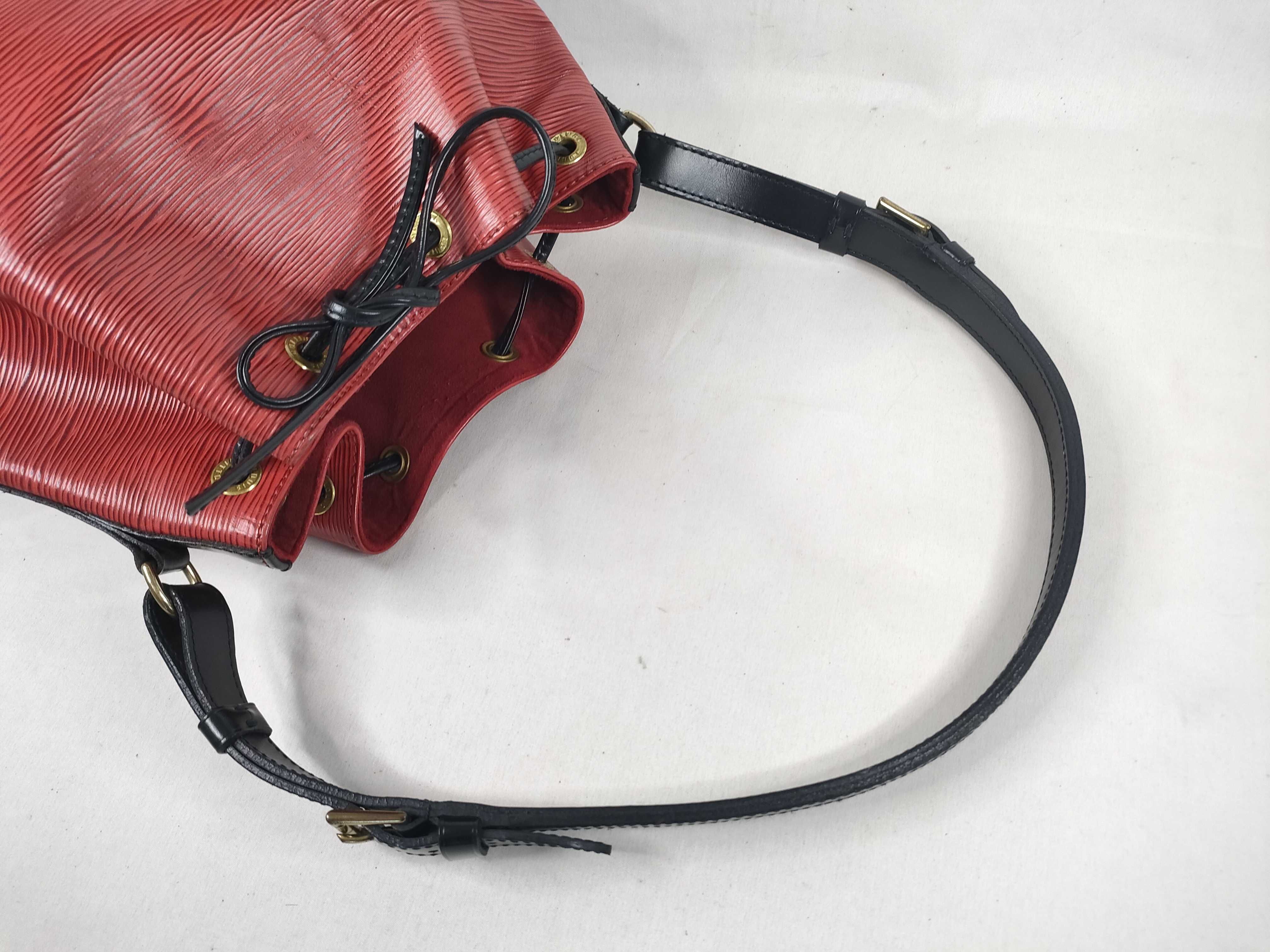 Epi Petit Noé M44172 AR0994 Red Shoulder Bag — view 3