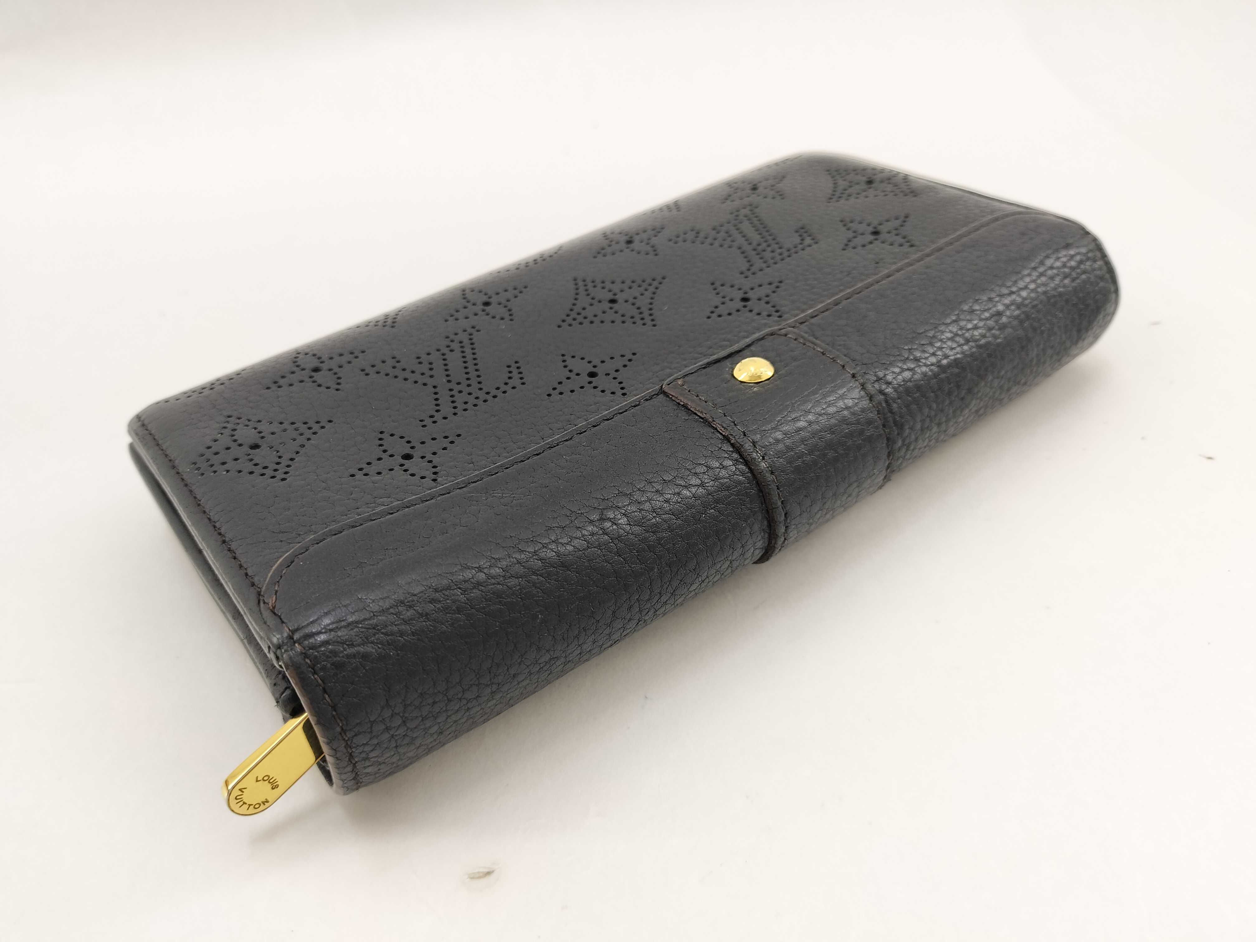 Mahina Amelia Leather Bi-fold Long Wallet, Black, with Serial Number and Box. — view 8