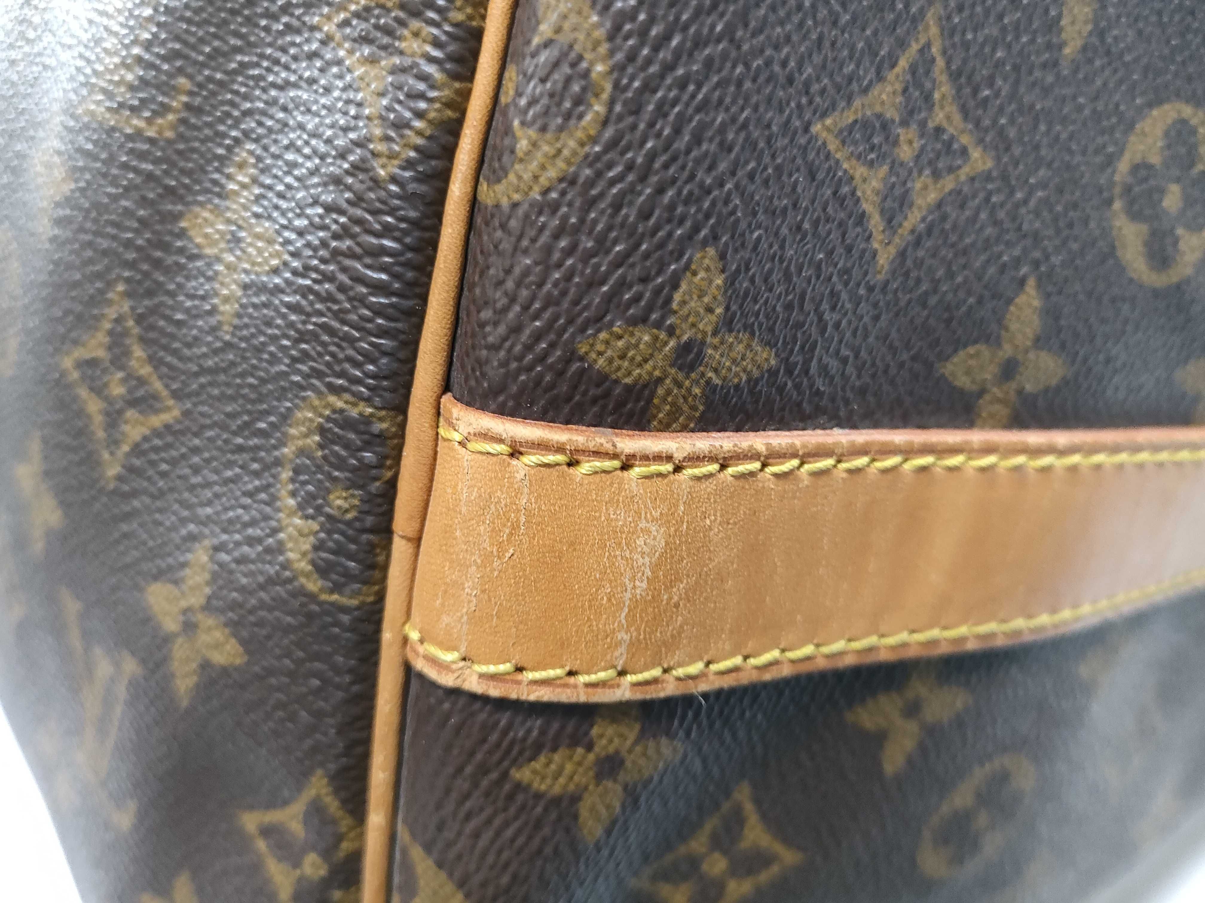Monogram LV Keepall Bandoulière Boston Bag with Strap — view 11