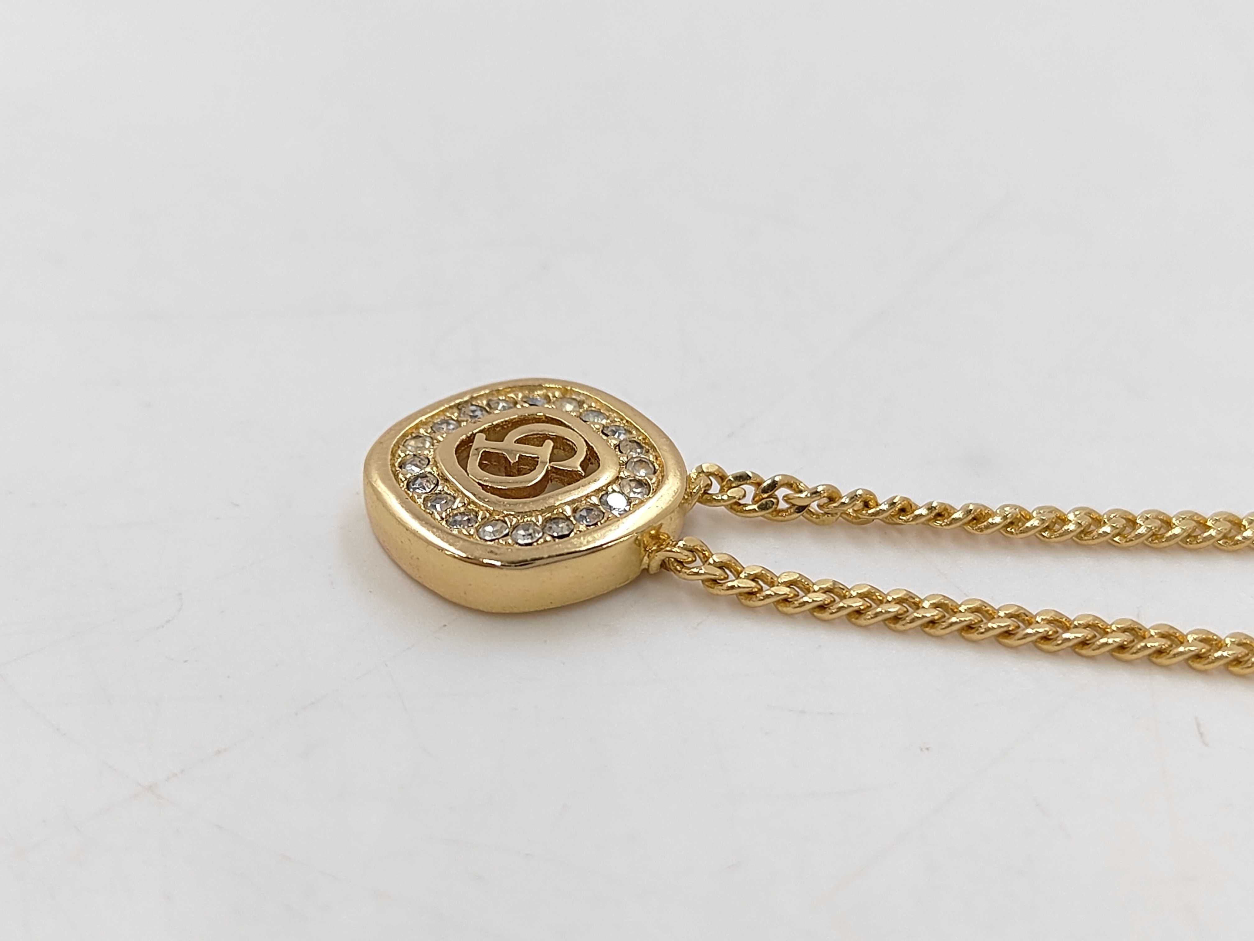 necklace — view 2