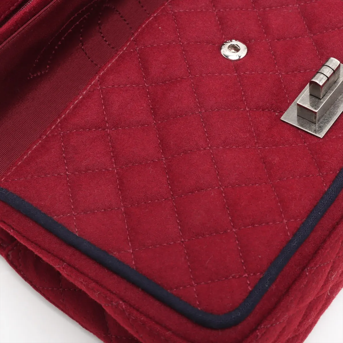 2.55 Wool Double Flap Double Chain Bag Icon Red Gunmetal Metal Fittings 21022991 21st SAMPLE — view 10