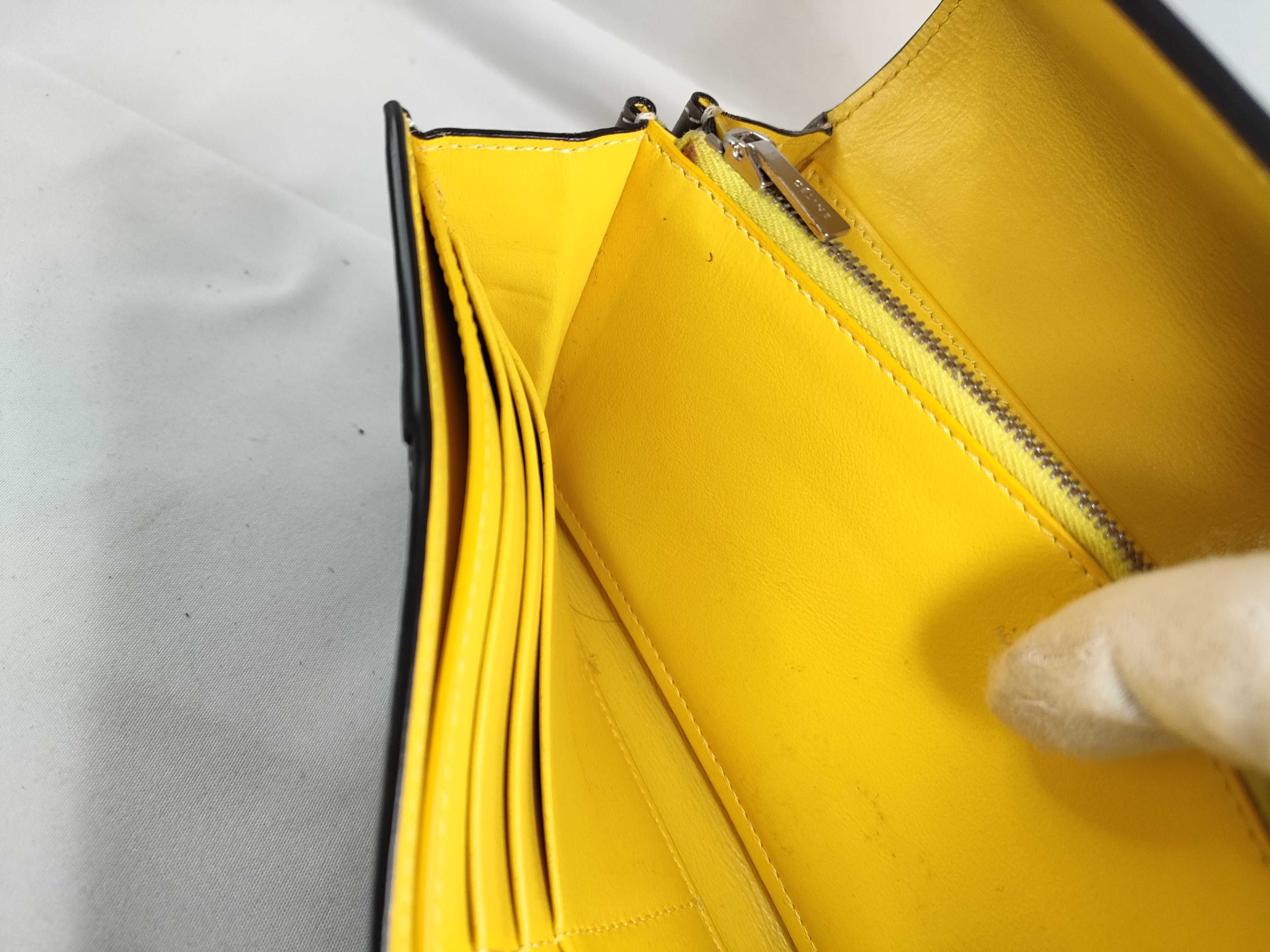 Leather Bi-fold Long Wallet with Double Snap Closure (Serial Number) — view 10