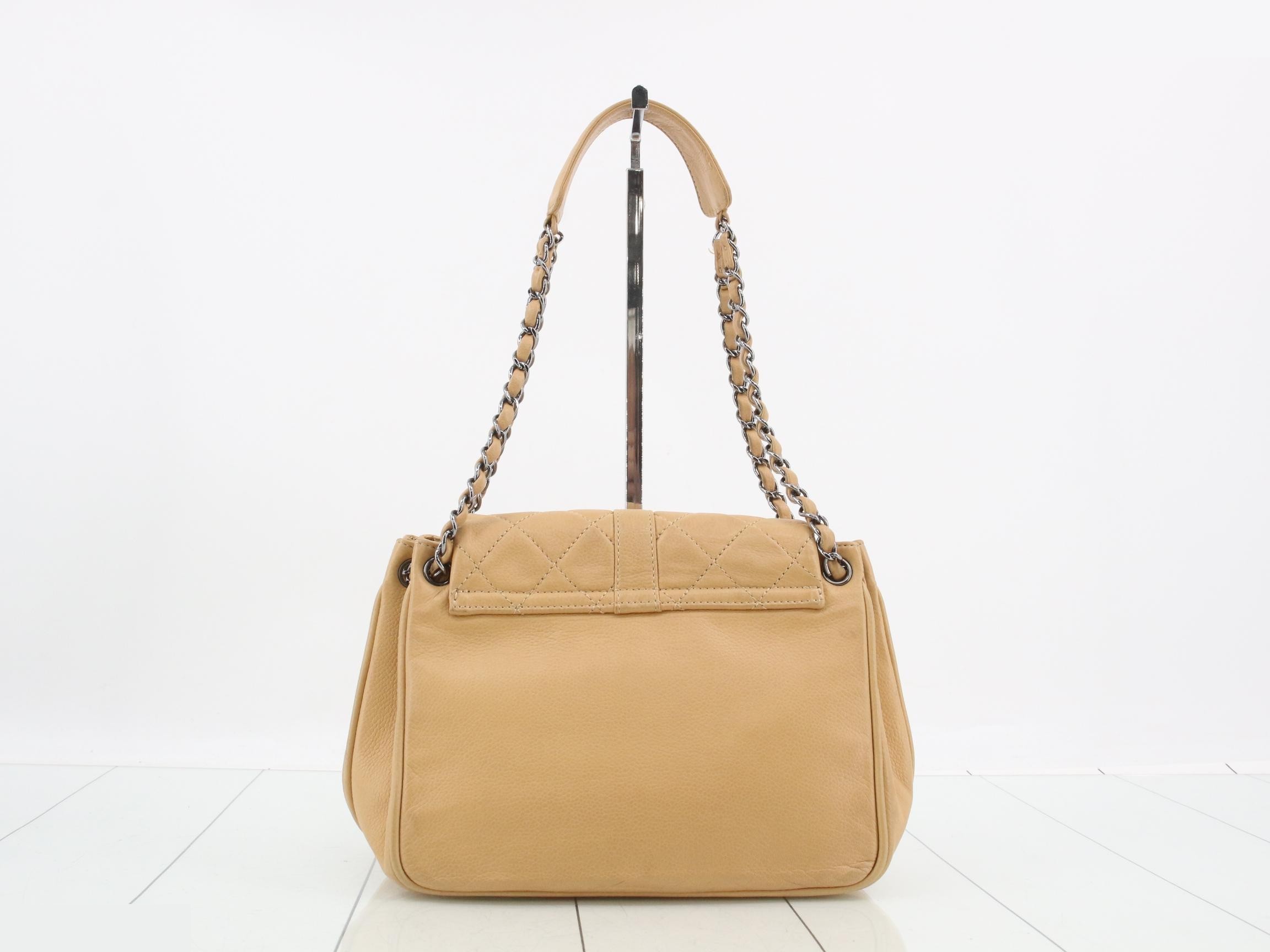 Caviar leather shoulder bag, 2.55 hardware, serial number 10s. — view 2