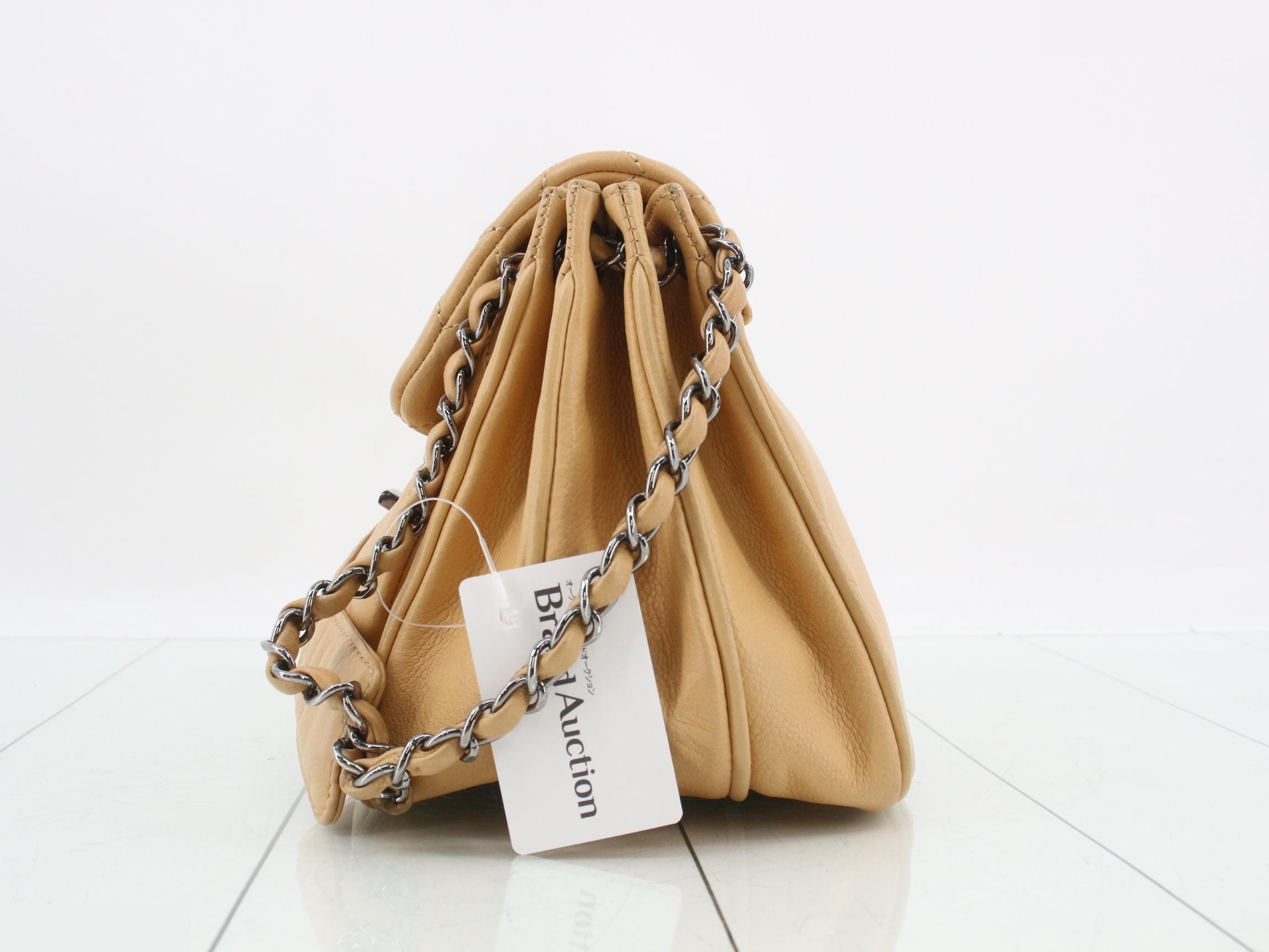 Caviar leather shoulder bag, 2.55 hardware, serial number 10s. — view 3