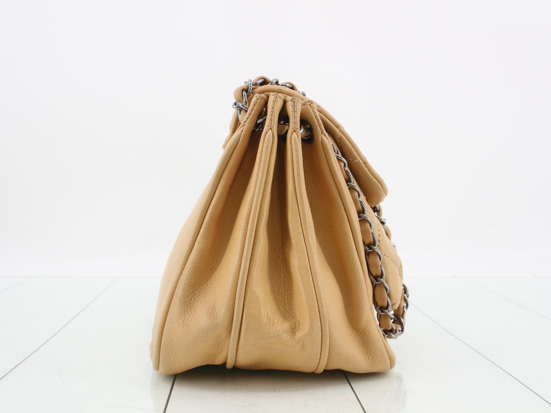 Caviar leather shoulder bag, 2.55 hardware, serial number 10s. — view 4