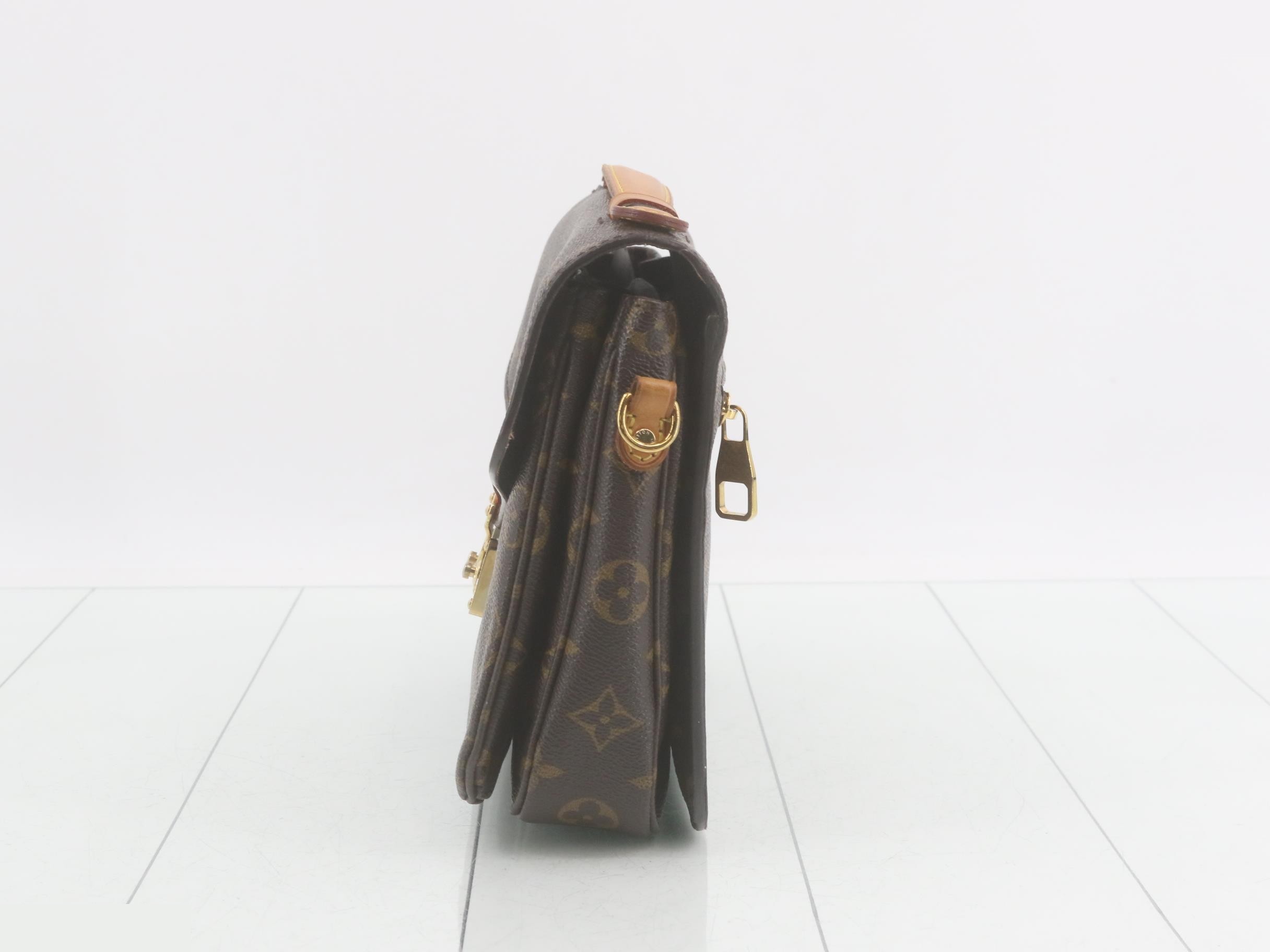 2-WAY Pochette Meteor Shoulder Bag — view 3