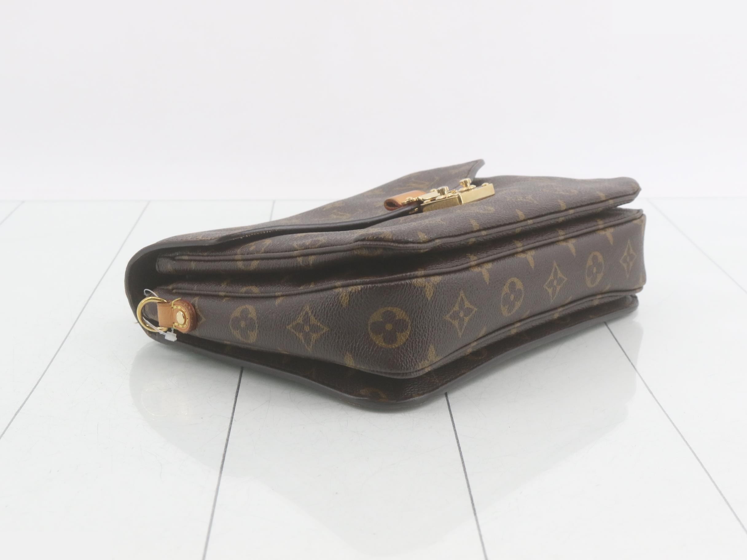 2-WAY Pochette Meteor Shoulder Bag — view 5