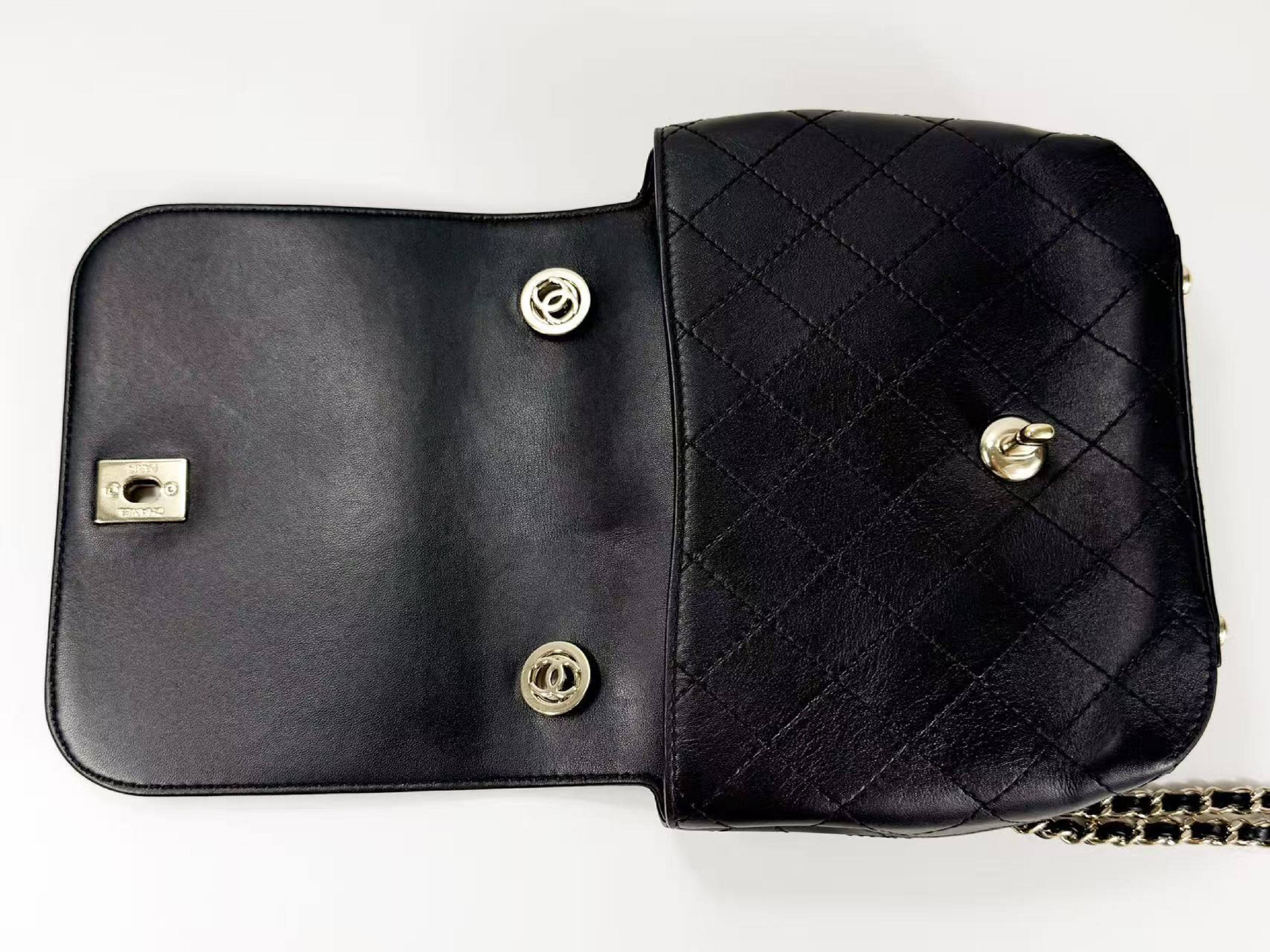 Black Matelassé Shoulder Bag, W19/H16/D4.5cm (approx.), serial number in the 27 range, with dust bag and seal, gold hardware, 27864295. — view 14