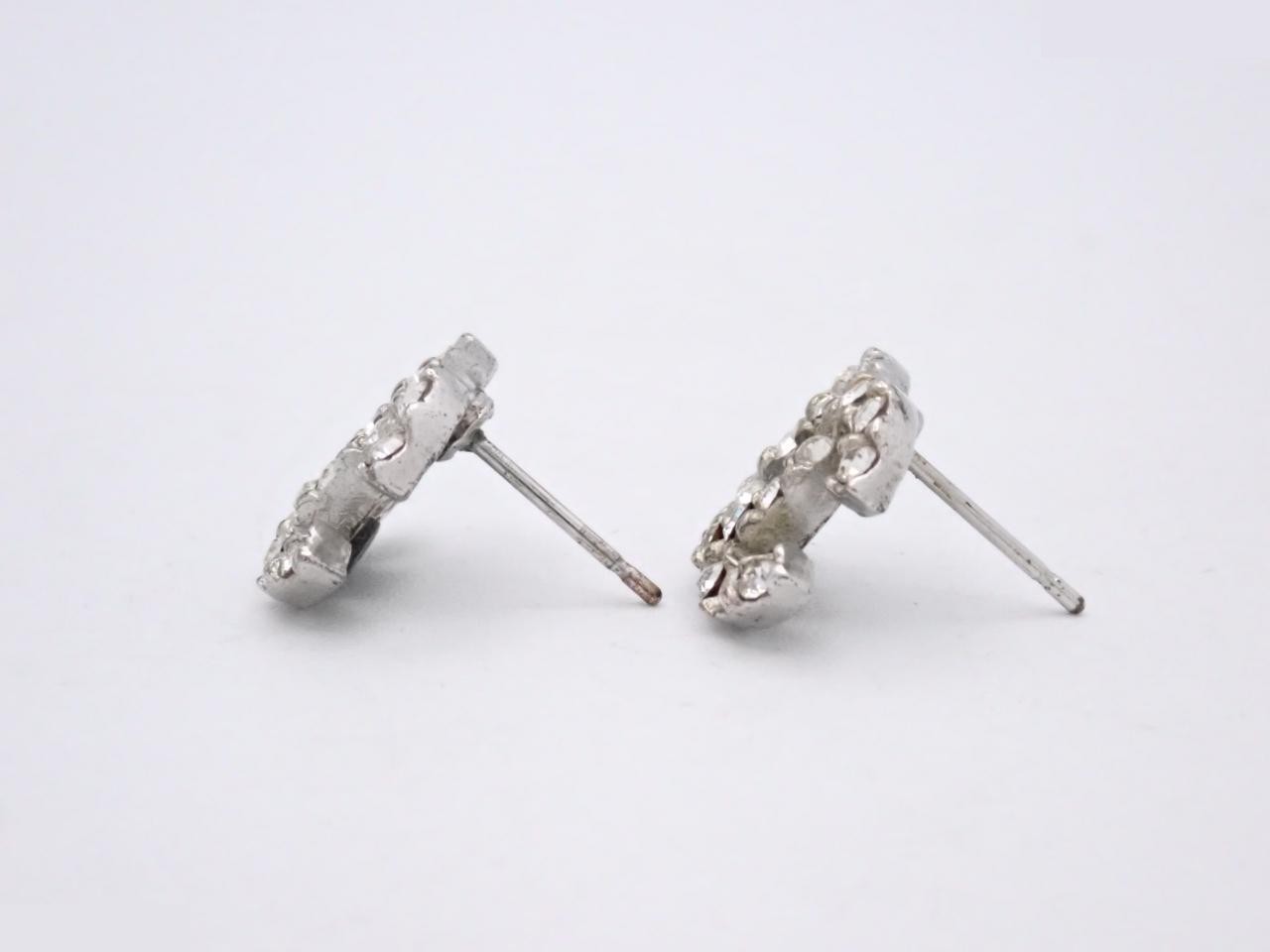 Earrings, with comments, 03A — view 3