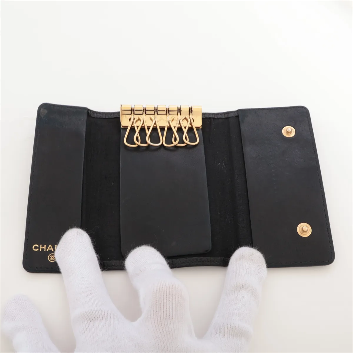 Coco Mark Ski Caviar Skin Key Case Black Gold Hardware 9772192 — view 4