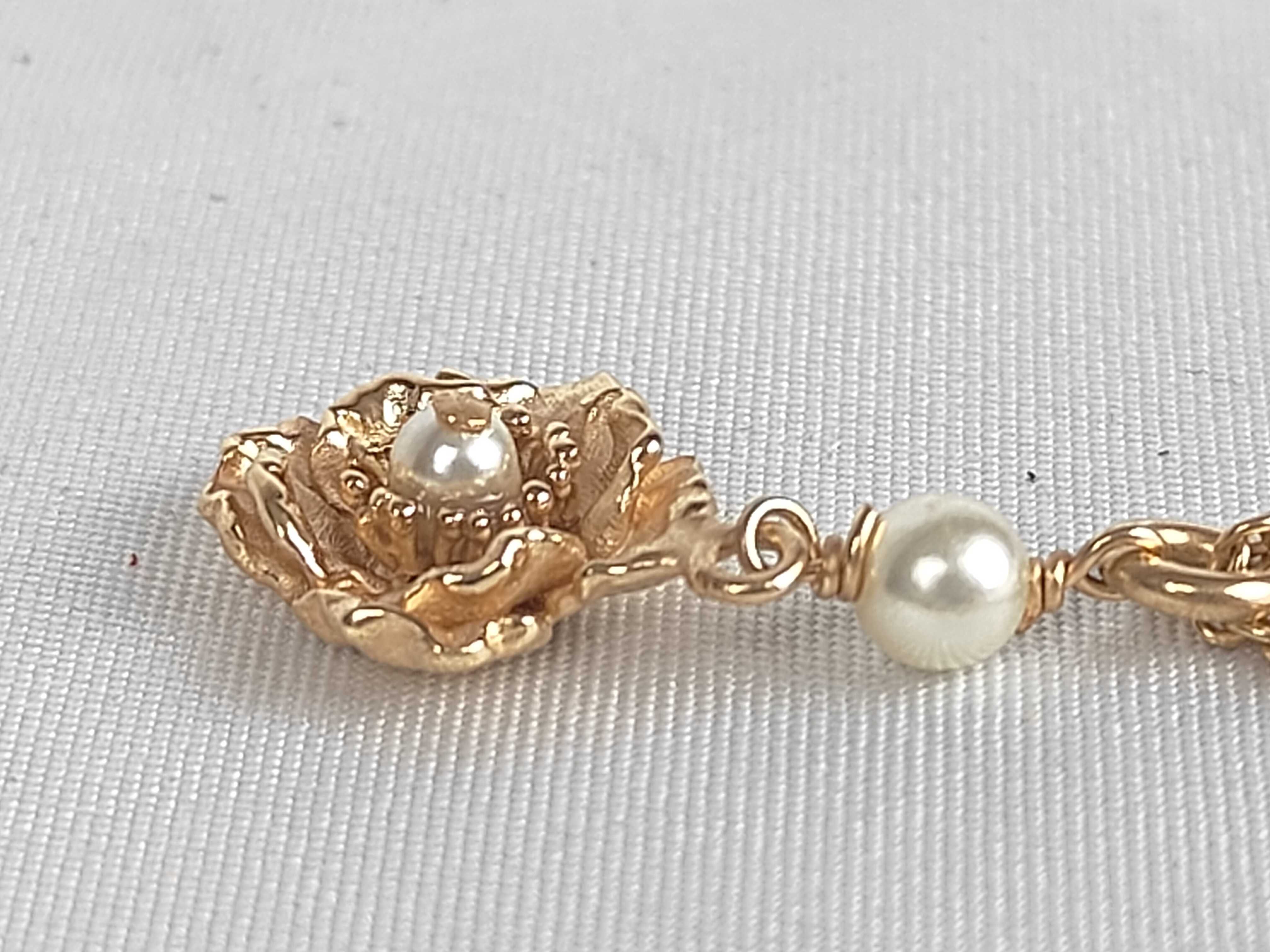 Flower Motif Pearl Necklace — view 5