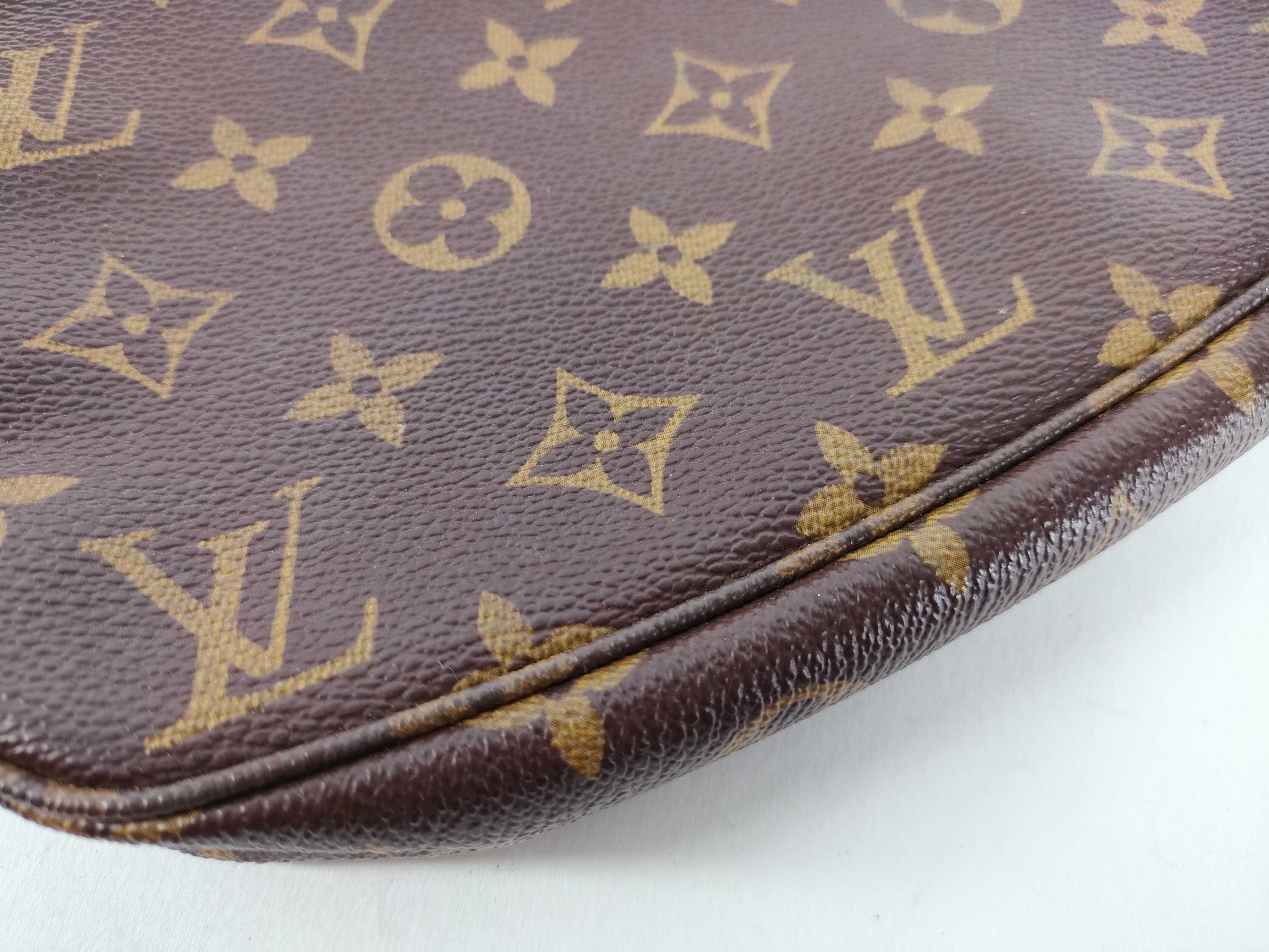 Monogram / Monogram / Pochette Accessoires (Old Model) — view 14