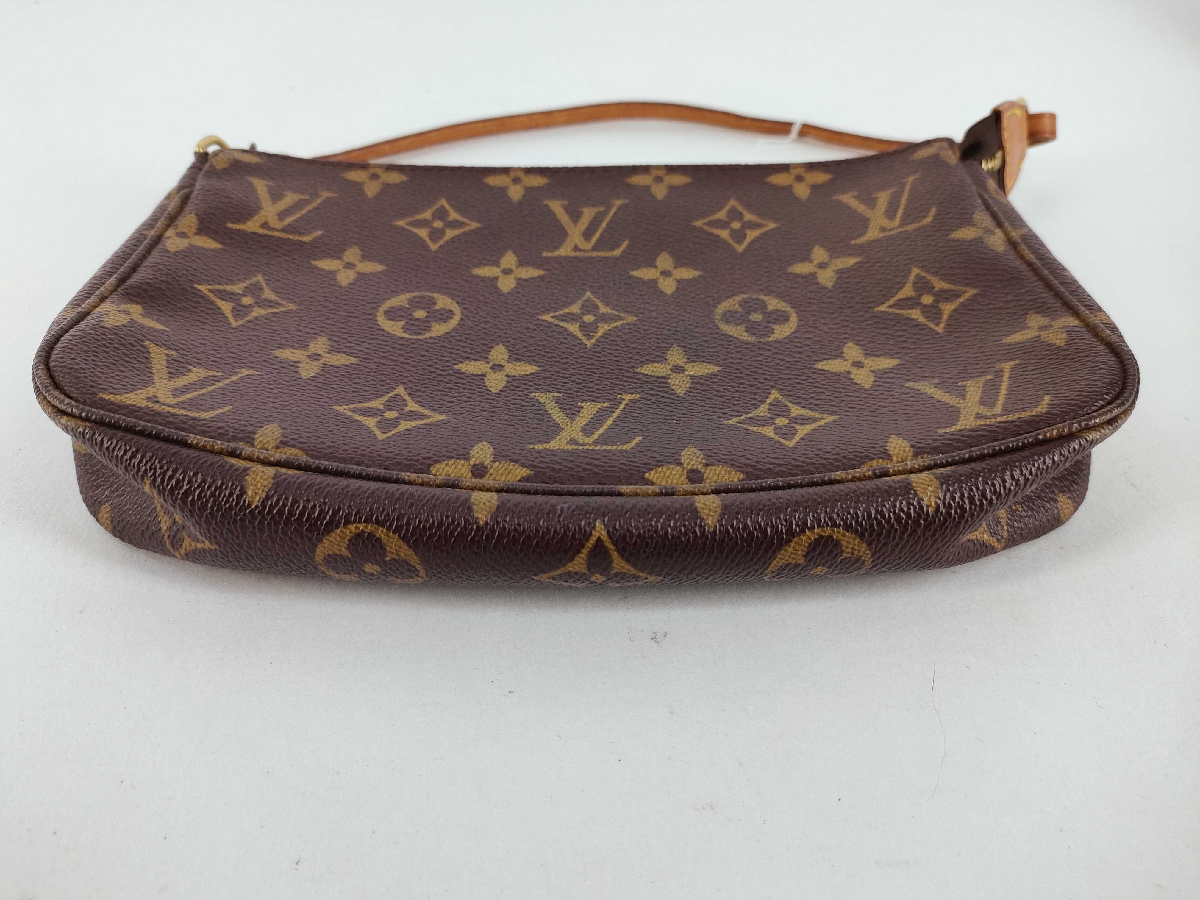 Monogram / Monogram / Pochette Accessoires (Old Model) — view 9