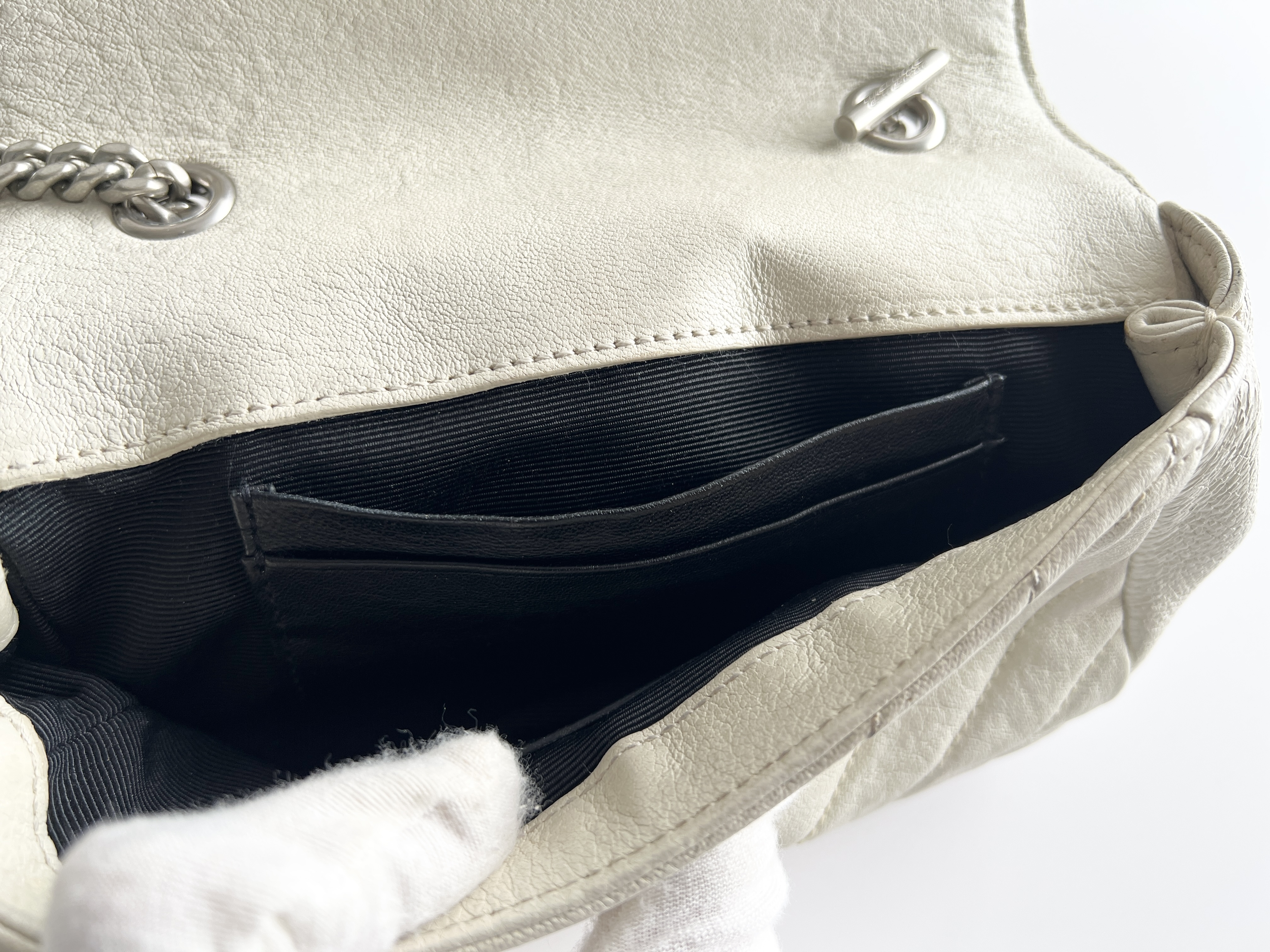 Chevron V-stitch quilted leather chain shoulder bag — view 8