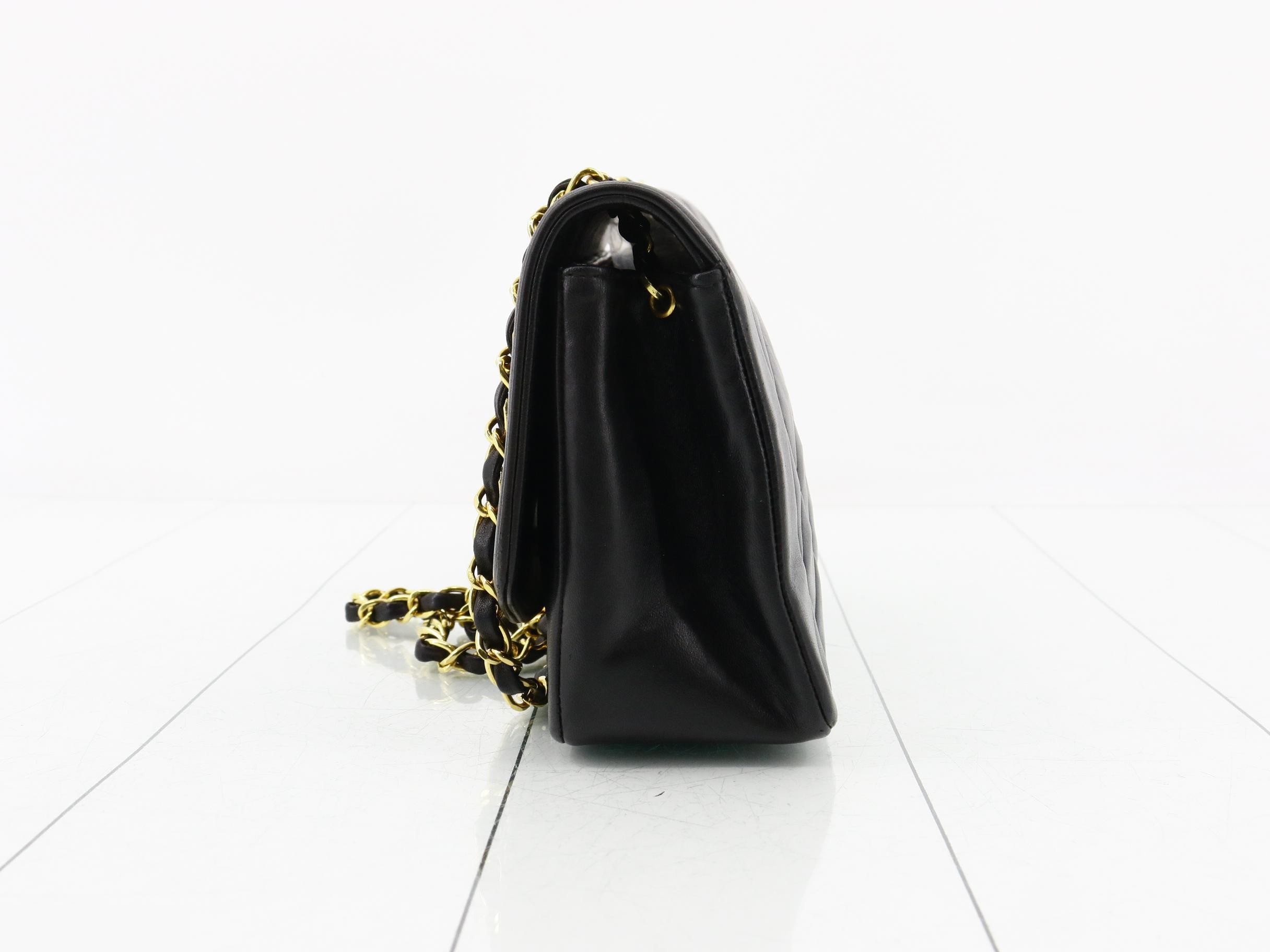 Chanel — view 3