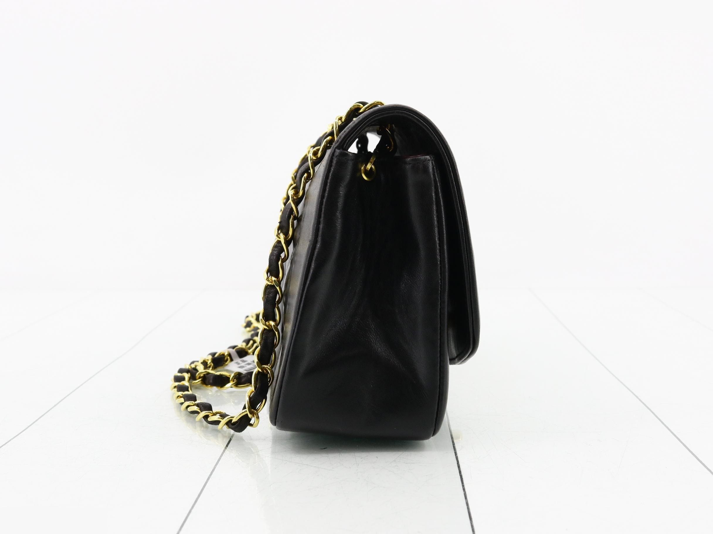 Chanel — view 4