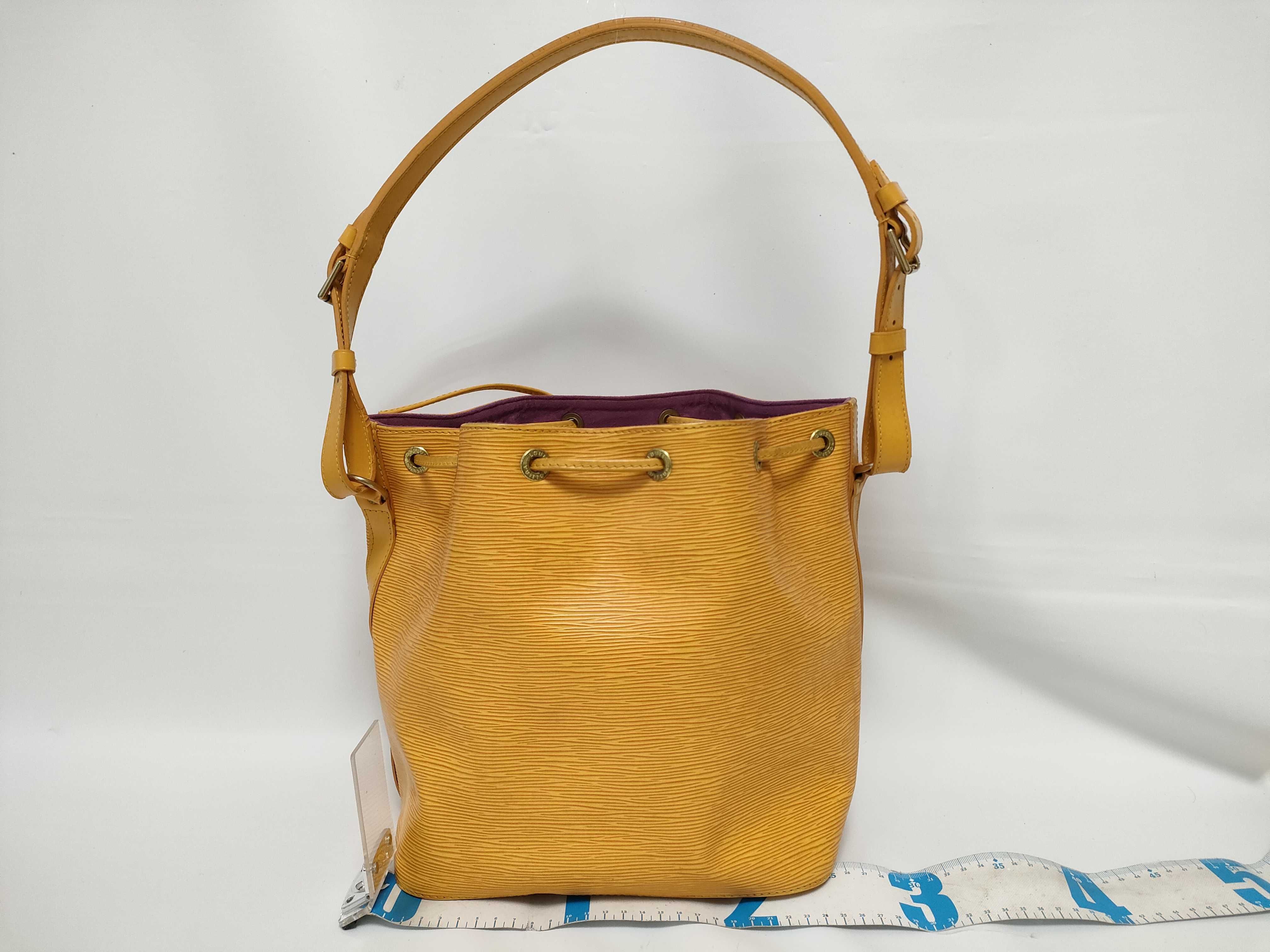 Epi Petit Noé M44109 AR0954 Yellow Shoulder Bag — view 2