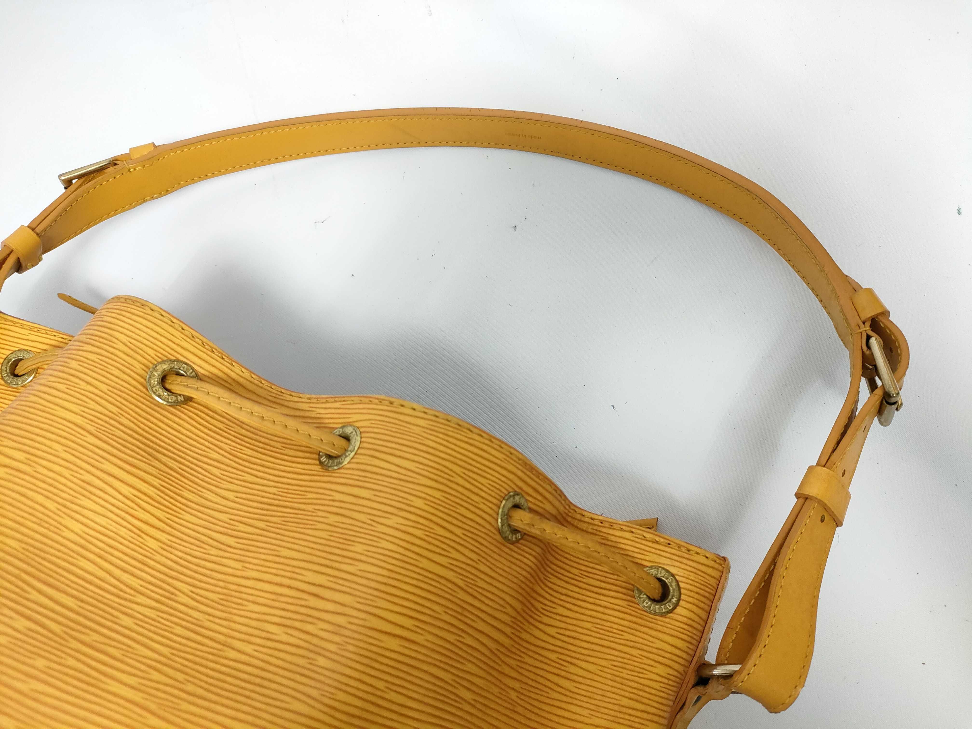 Epi Petit Noé M44109 AR0954 Yellow Shoulder Bag — view 3