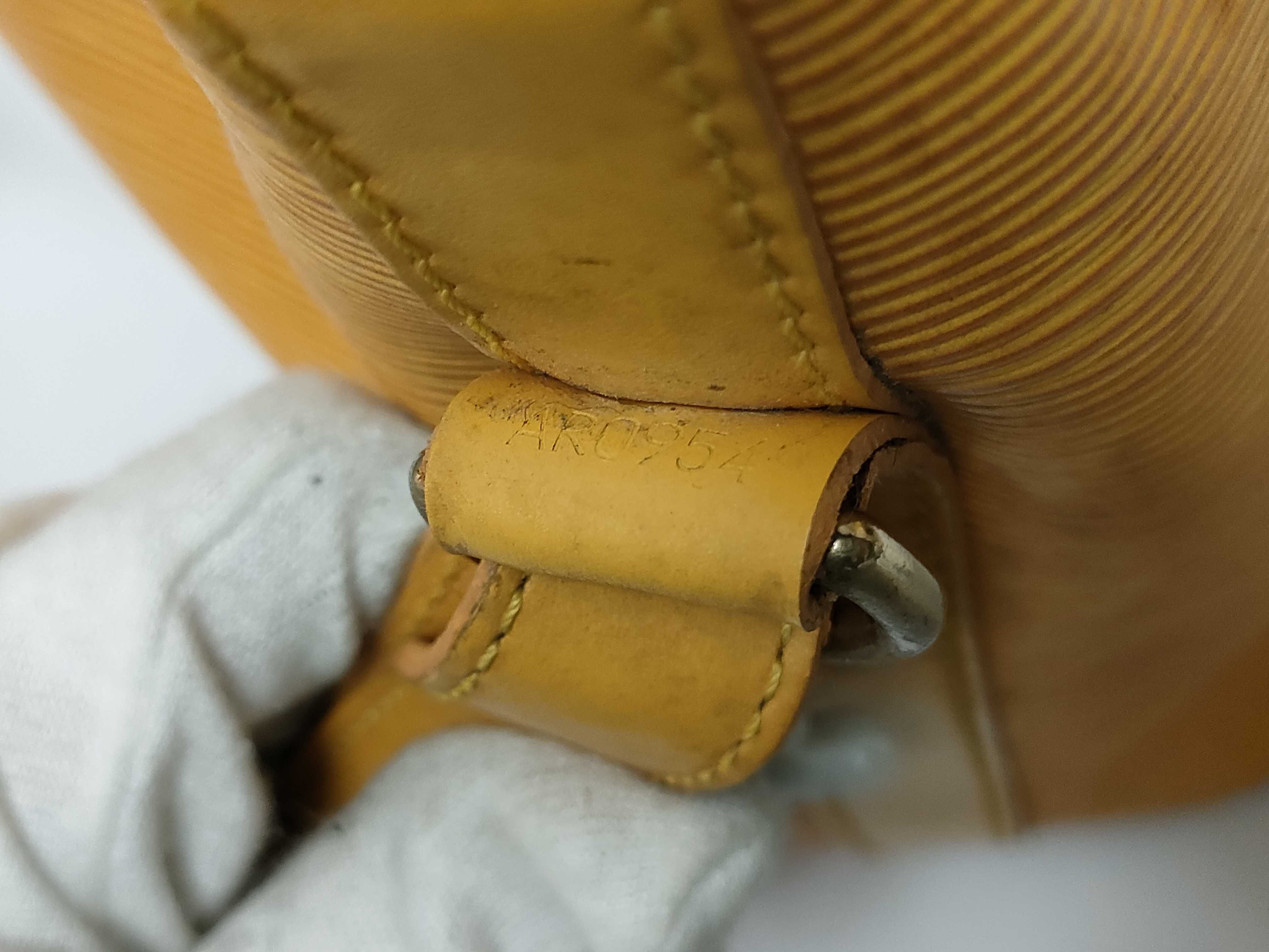 Epi Petit Noé M44109 AR0954 Yellow Shoulder Bag — view 6