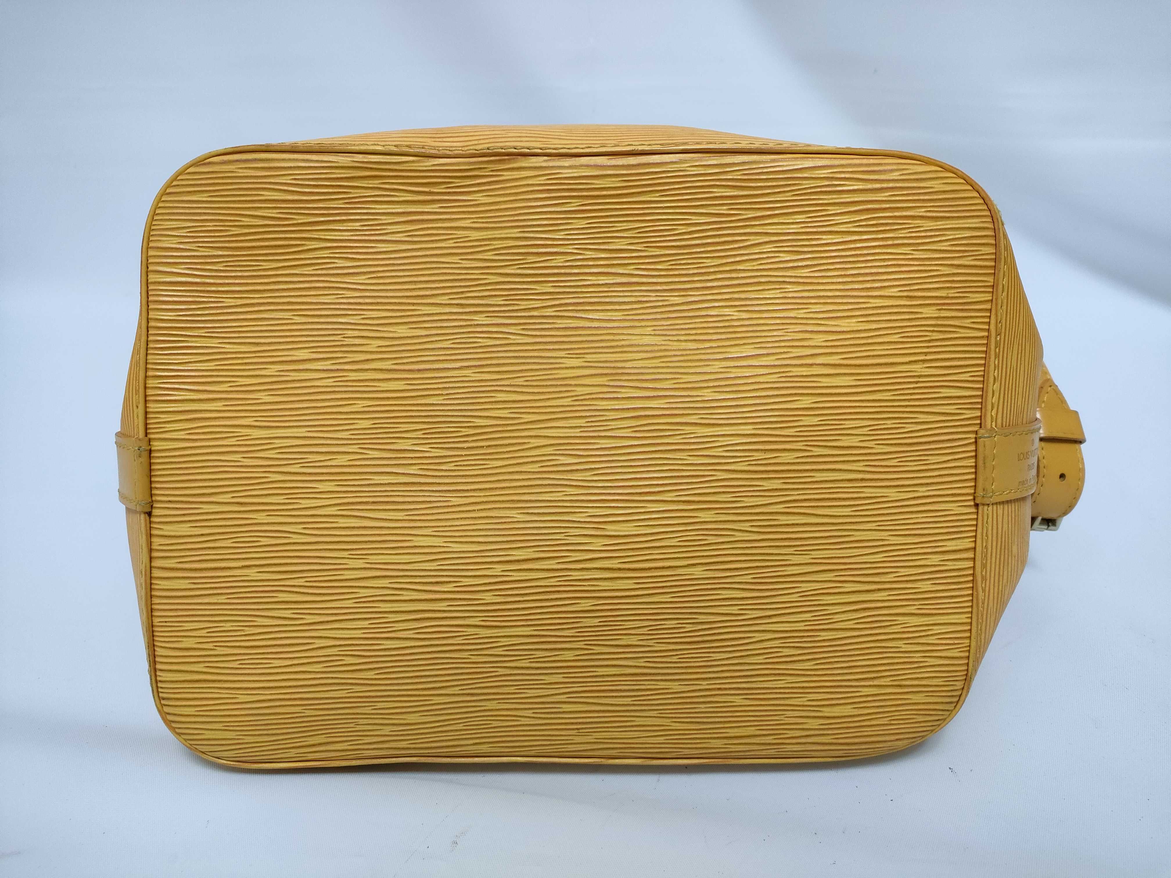 Epi Petit Noé M44109 AR0954 Yellow Shoulder Bag — view 10
