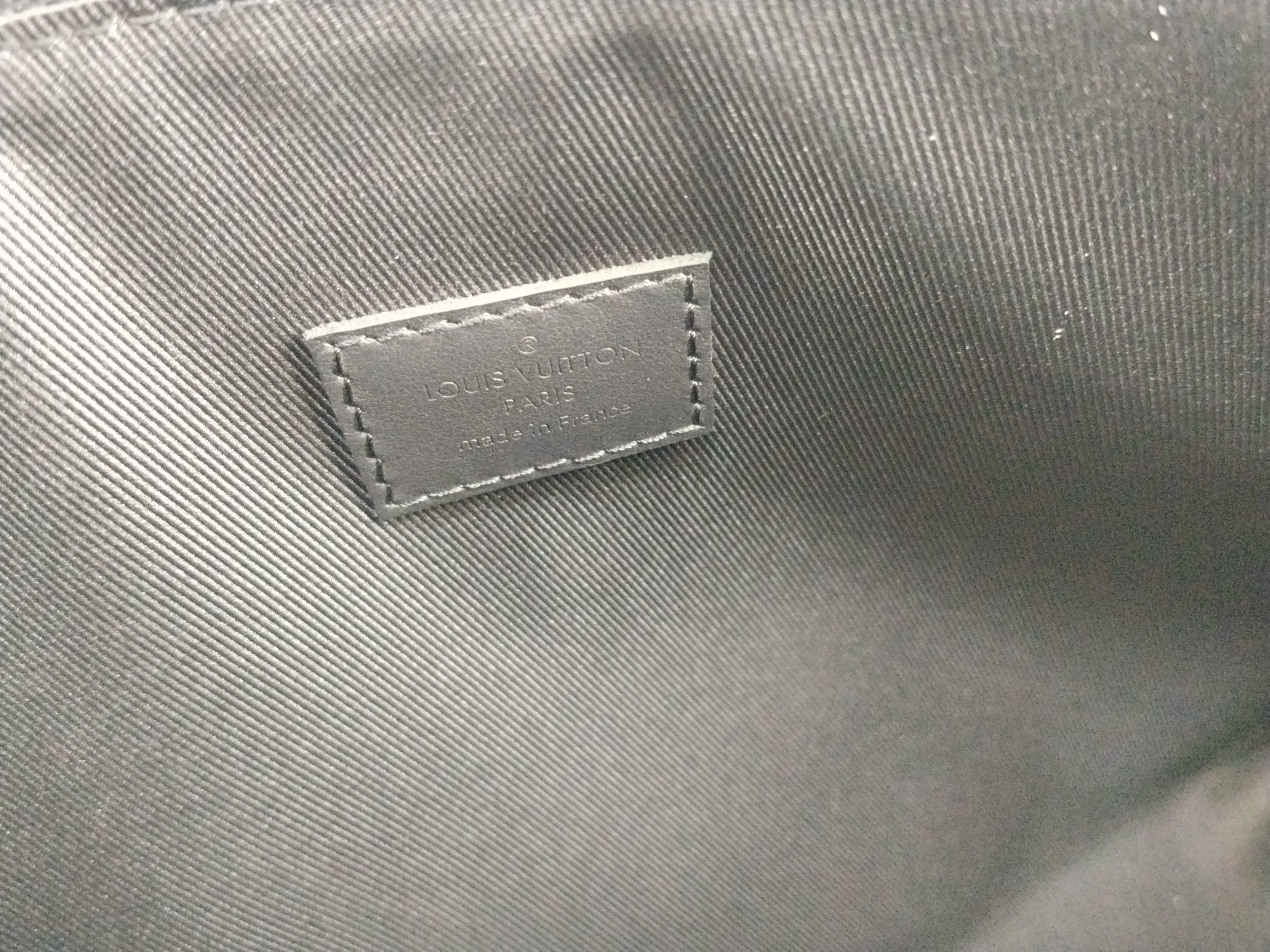 Takeoff Pouch Aerogram Noir Second Bag M69837 Accessories: Dust bag Second bag — view 11