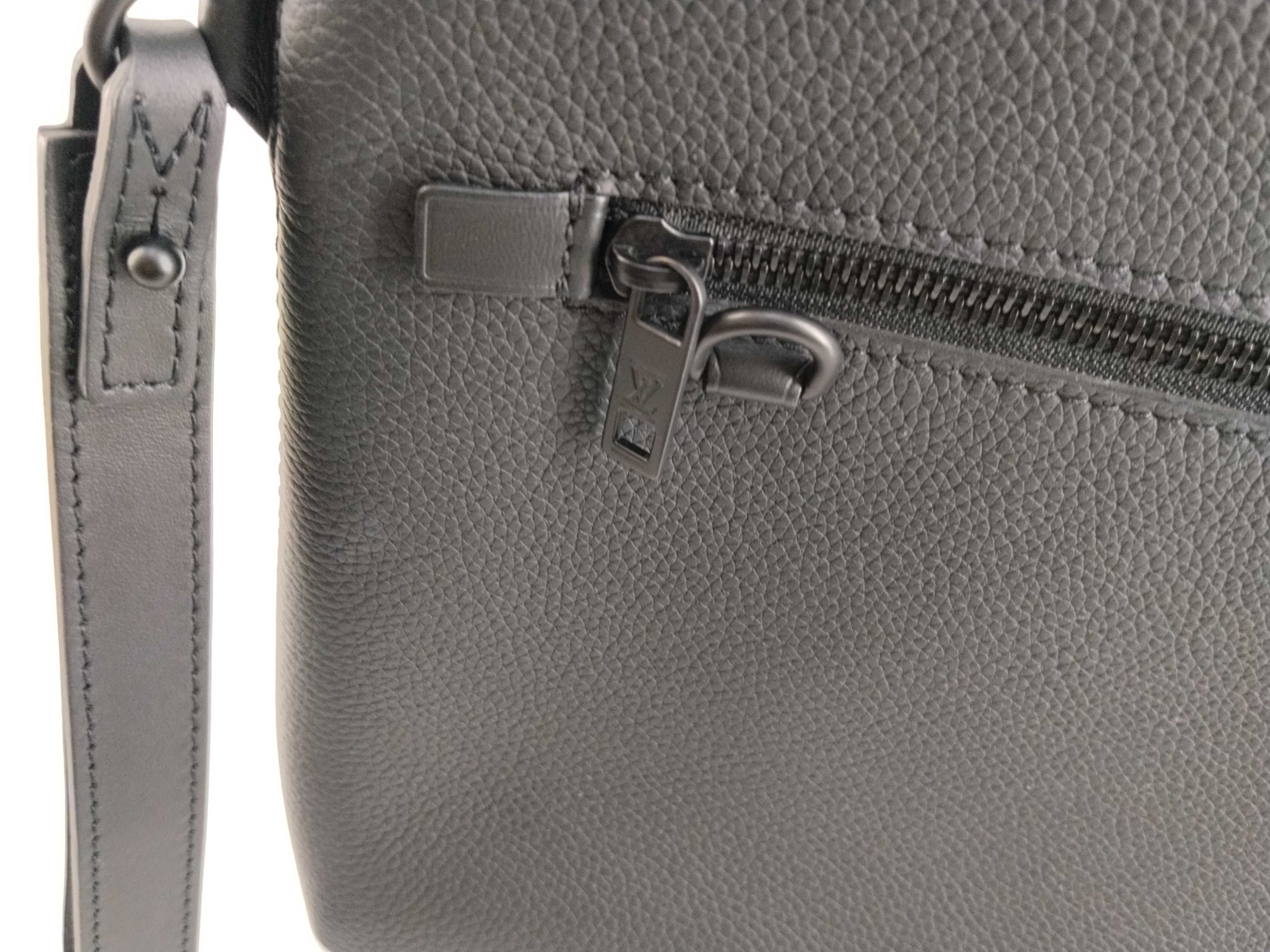 Takeoff Pouch Aerogram Noir Second Bag M69837 Accessories: Dust bag Second bag — view 9