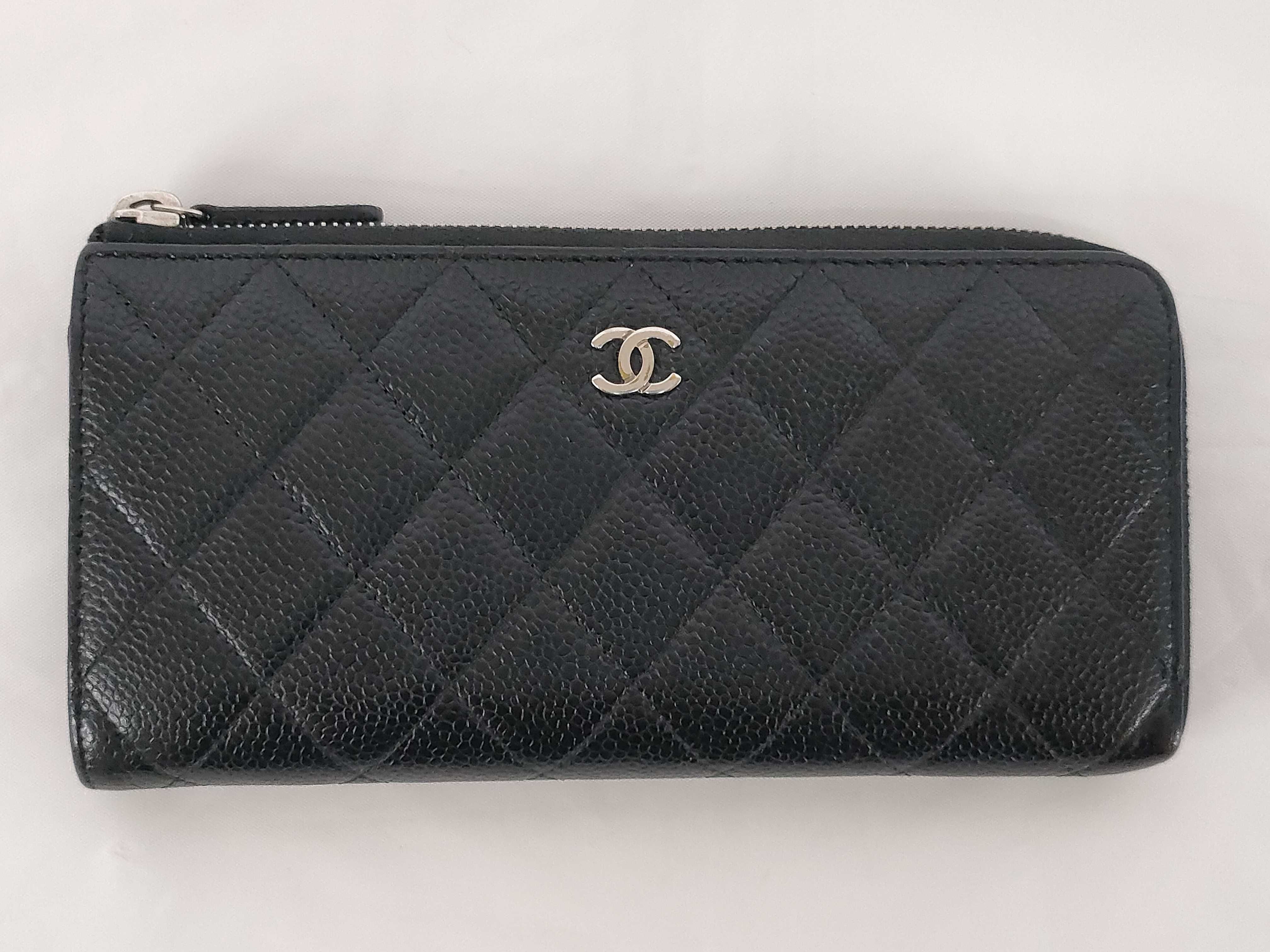 Caviar Skin Round Zip Wallet, Black with Silver Hardware