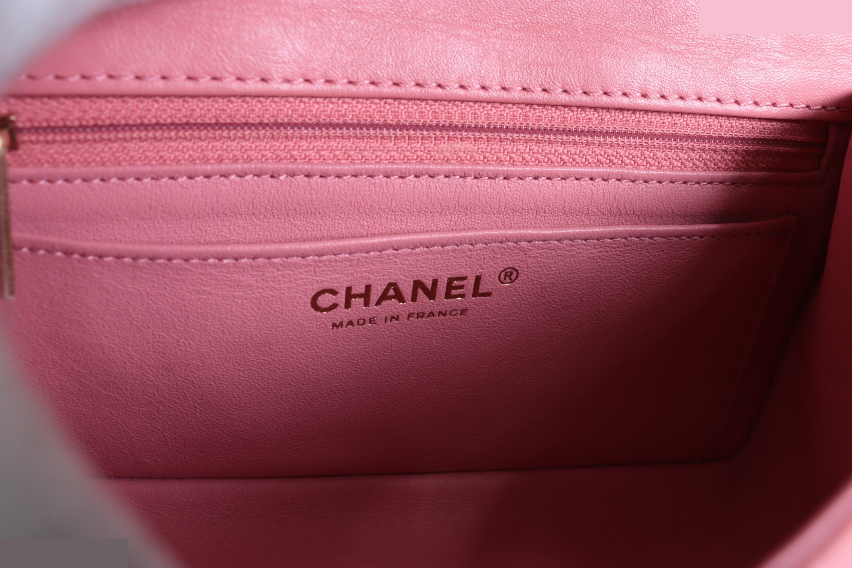 2.55 Leather chain shoulder bag, pink, item number 29 — view 8