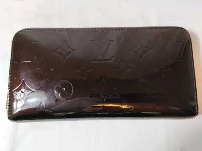 Vernis Zippy Wallet