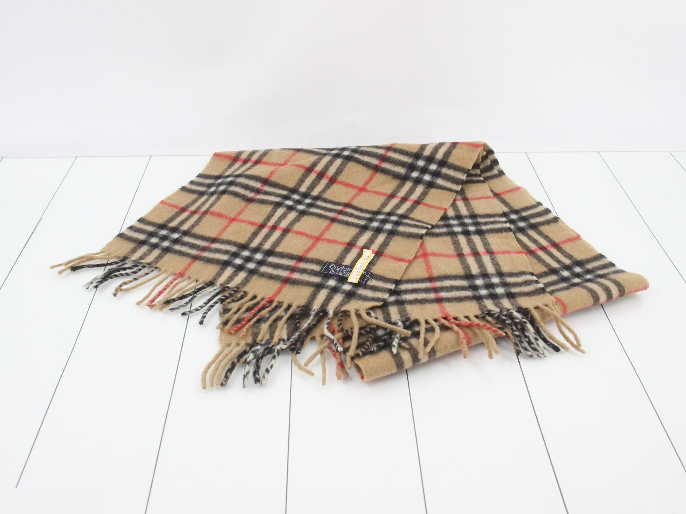 Cashmere accessories, scarves, and small items. — view 2