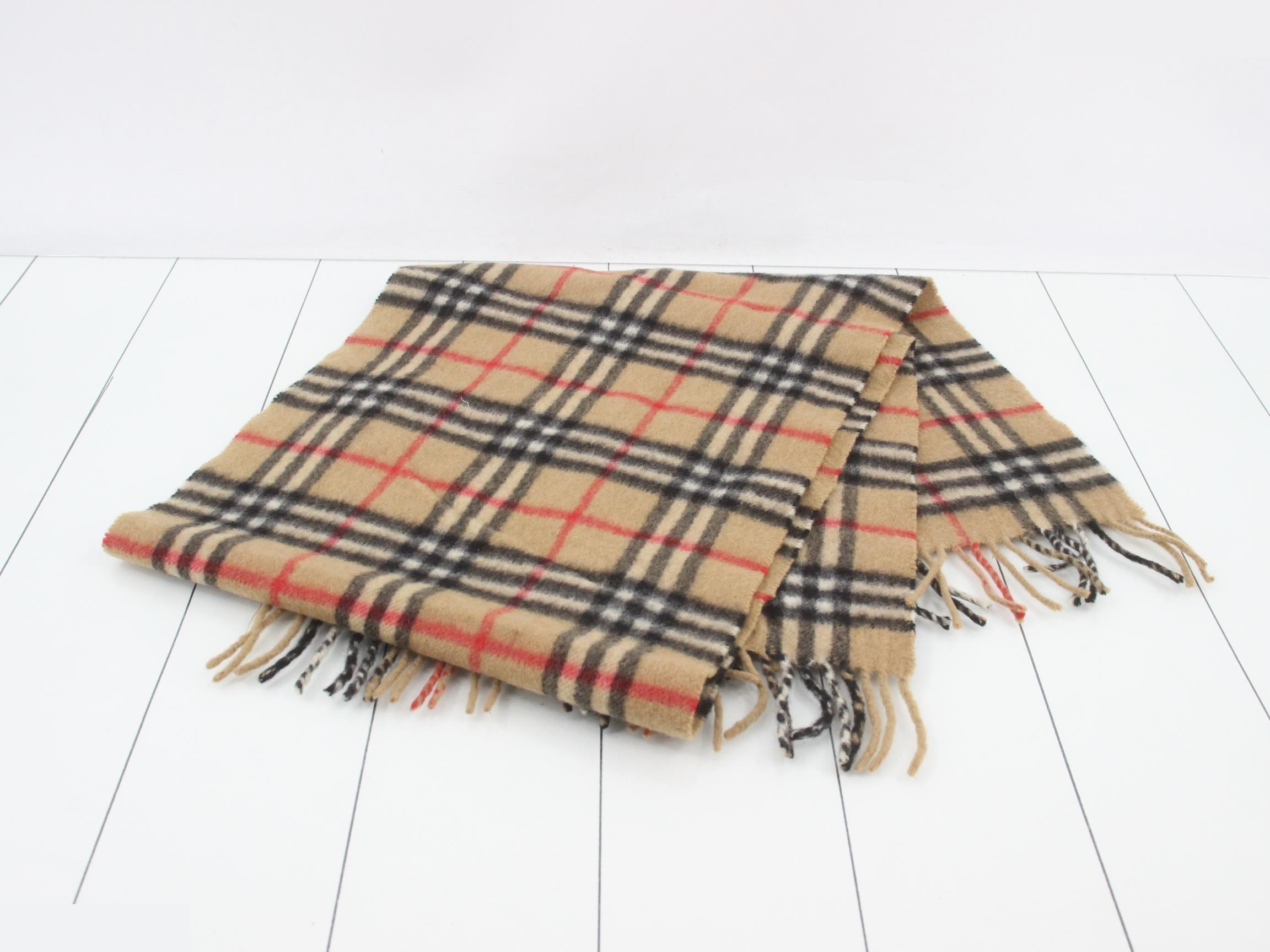 Cashmere accessories, scarves, and small items. — view 3