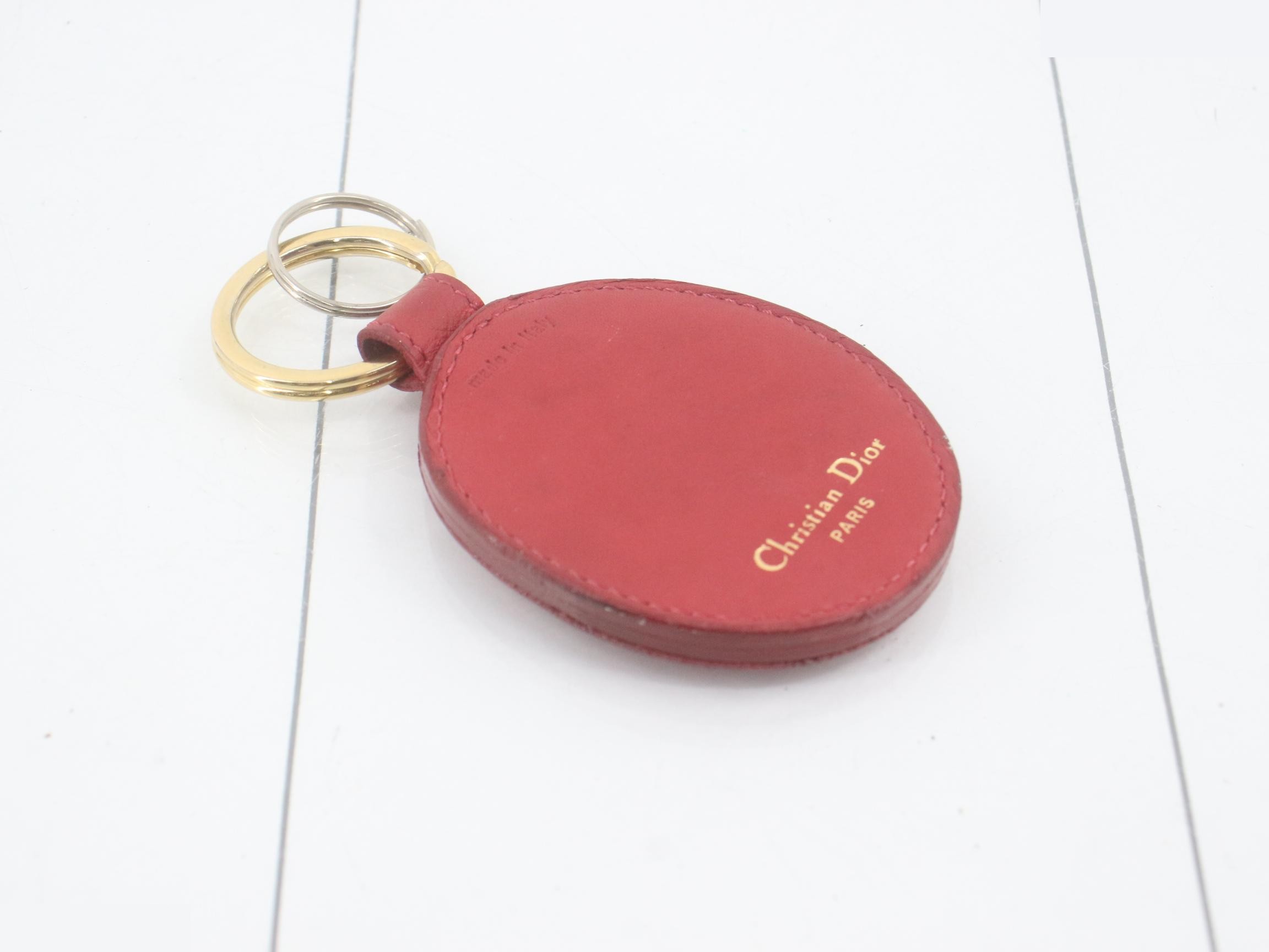 Other items: Small accessories, phone straps, keychains — view 2