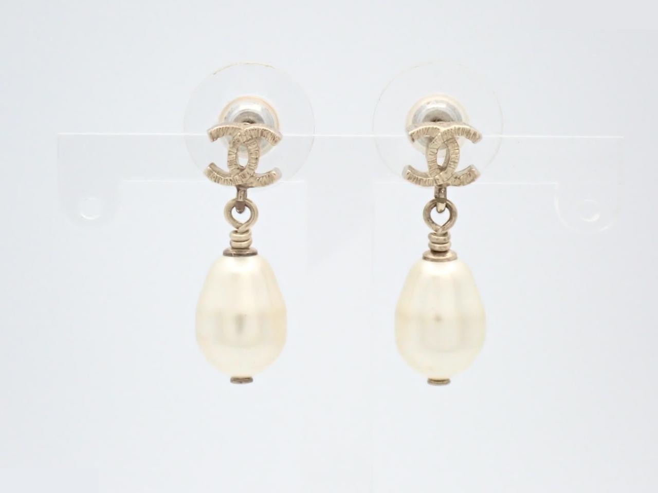 Coco Pearl Swing Earrings