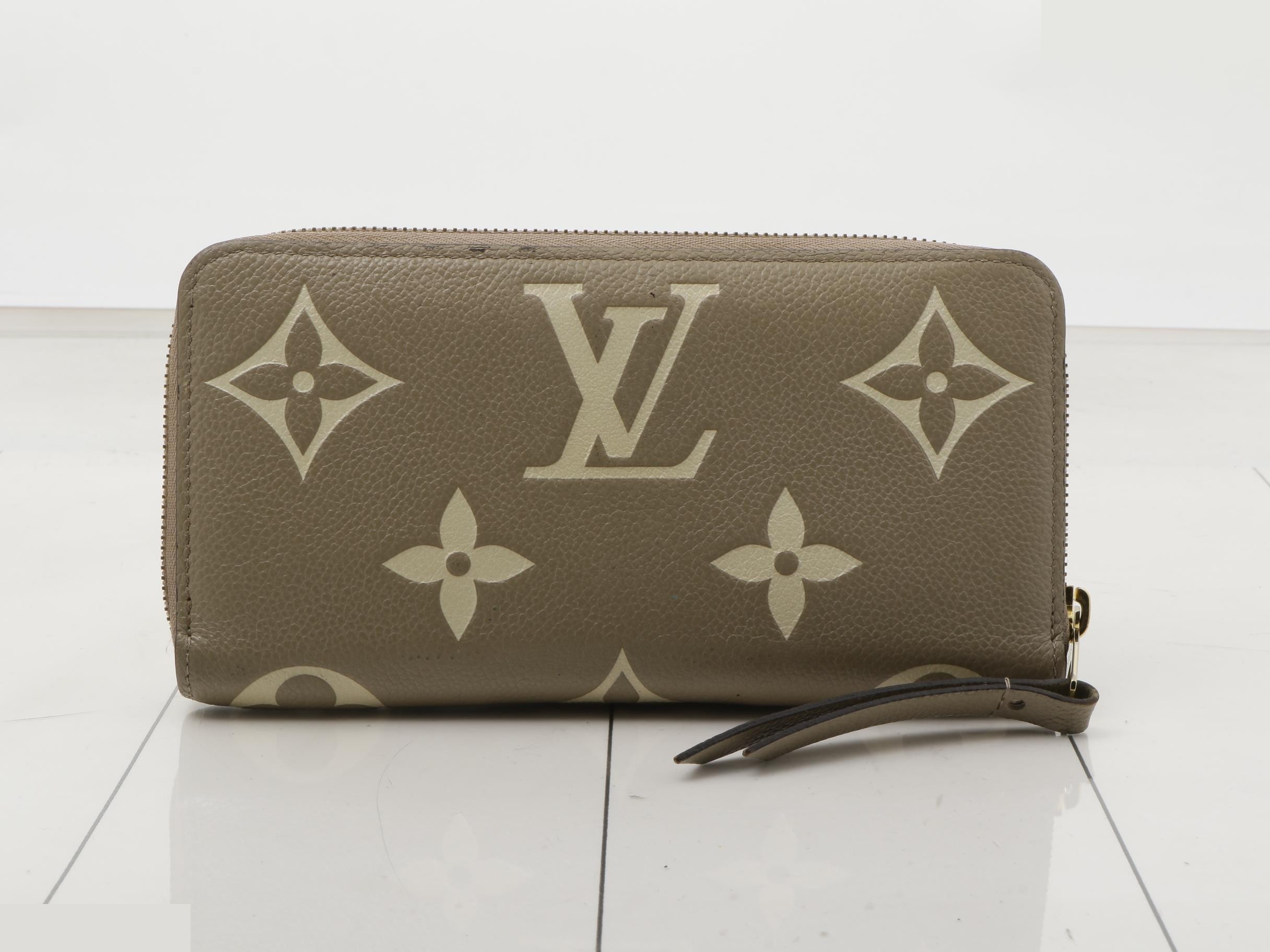 Zippy Wallet Tourtrell Crème Round Zipper Long Wallet — view 2