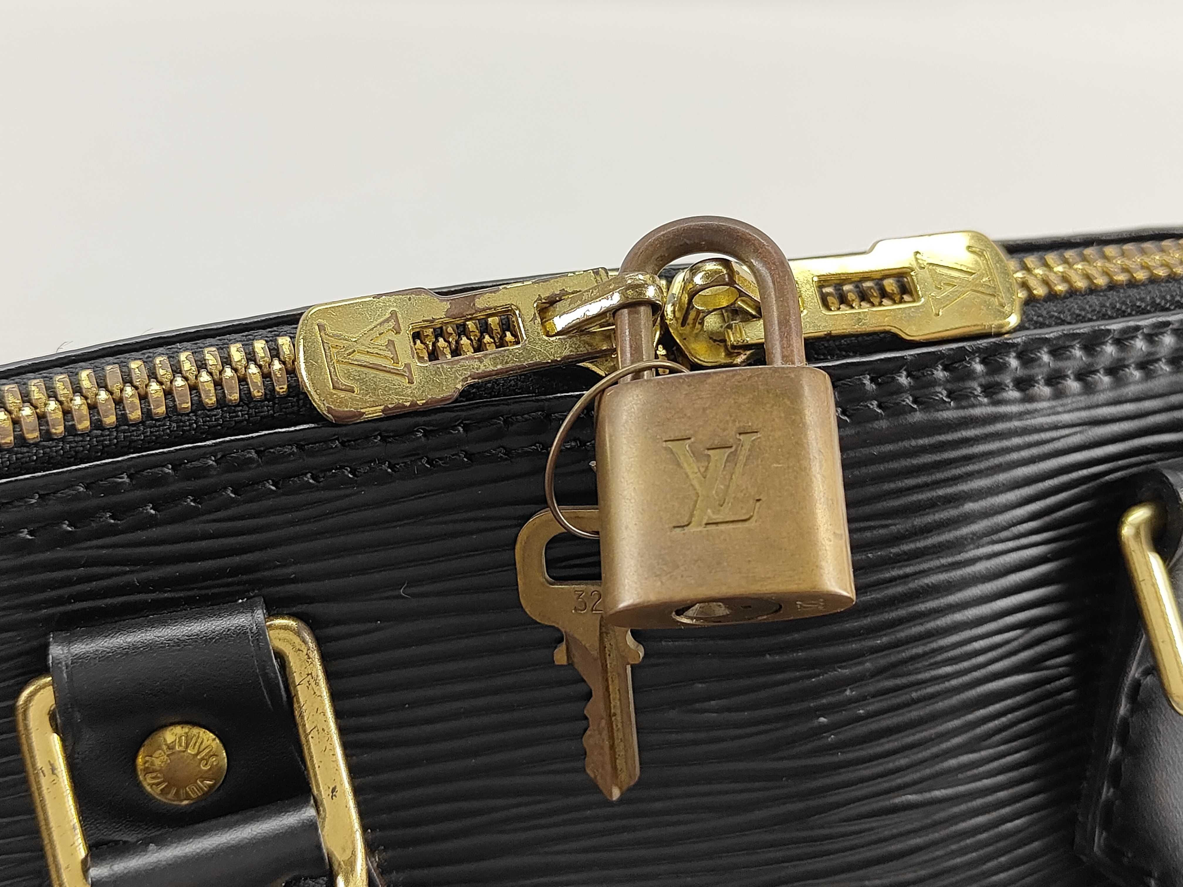 Epi Leather Alma M52142 Black AR0968 Handbag — view 10