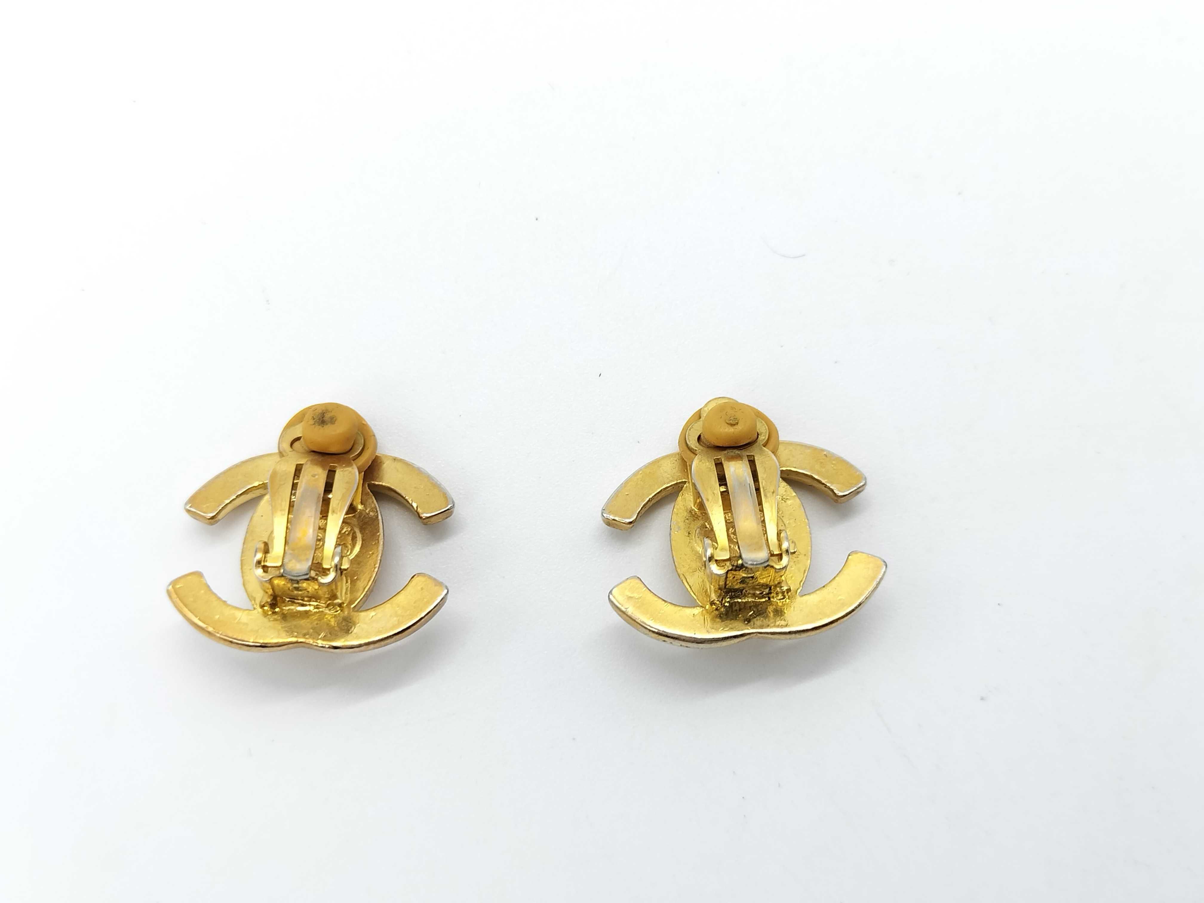96P Turnlock Earrings — view 3