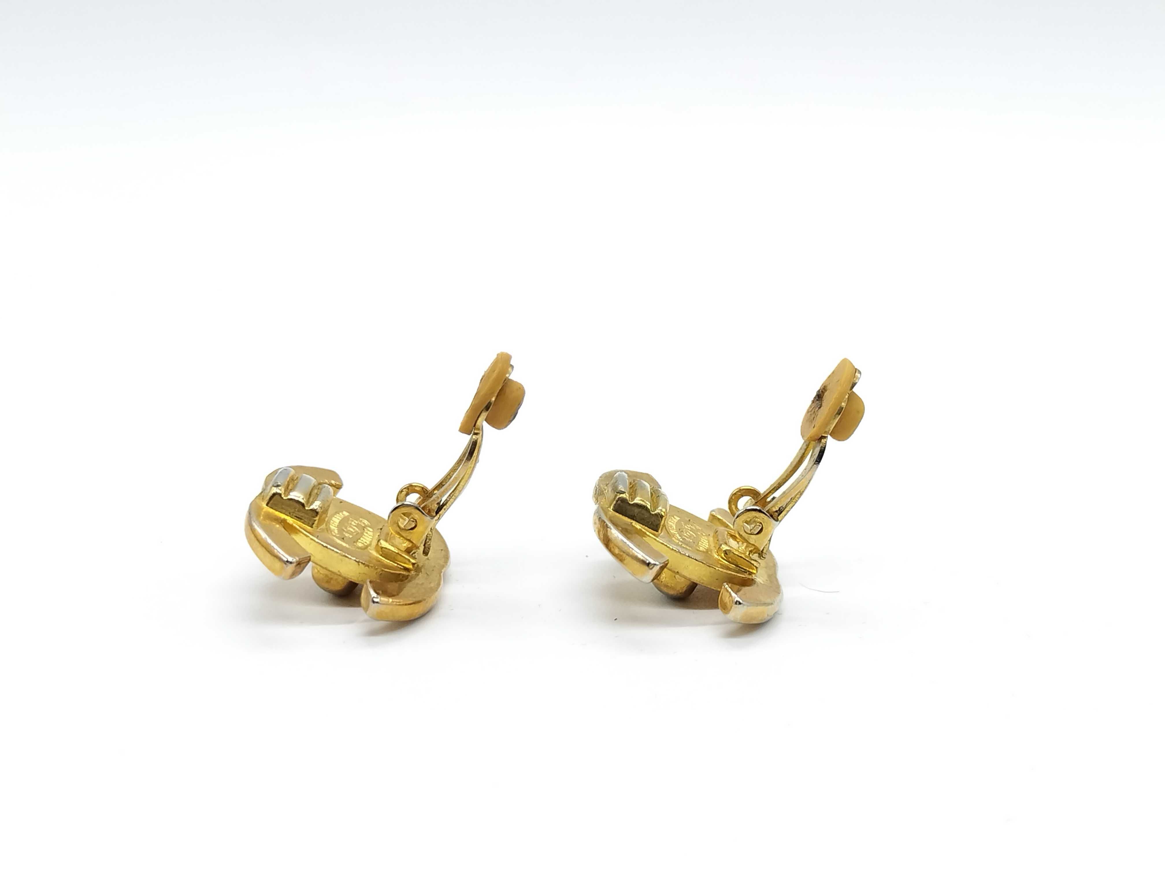 96P Turnlock Earrings — view 4
