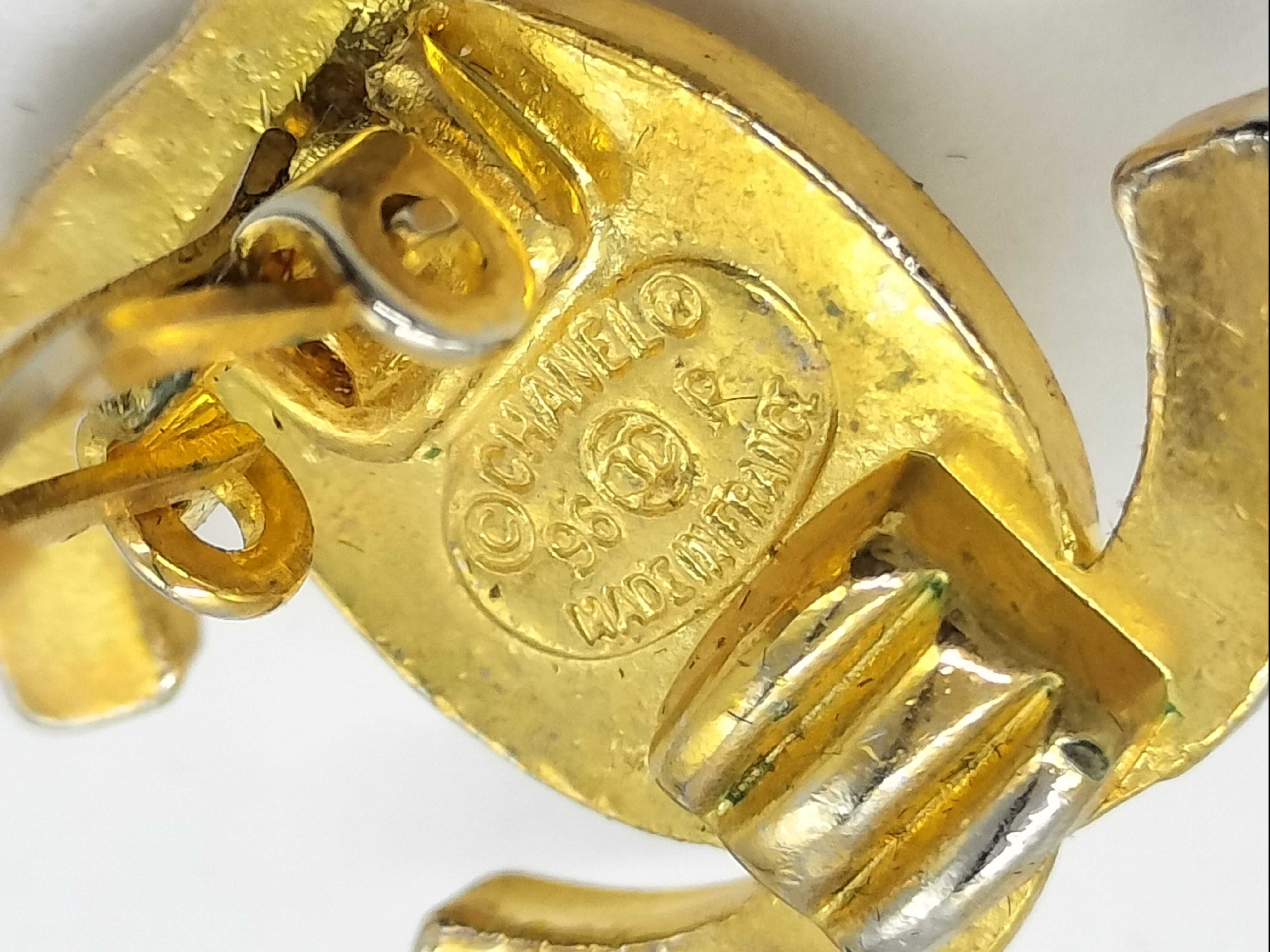 96P Turnlock Earrings — view 5