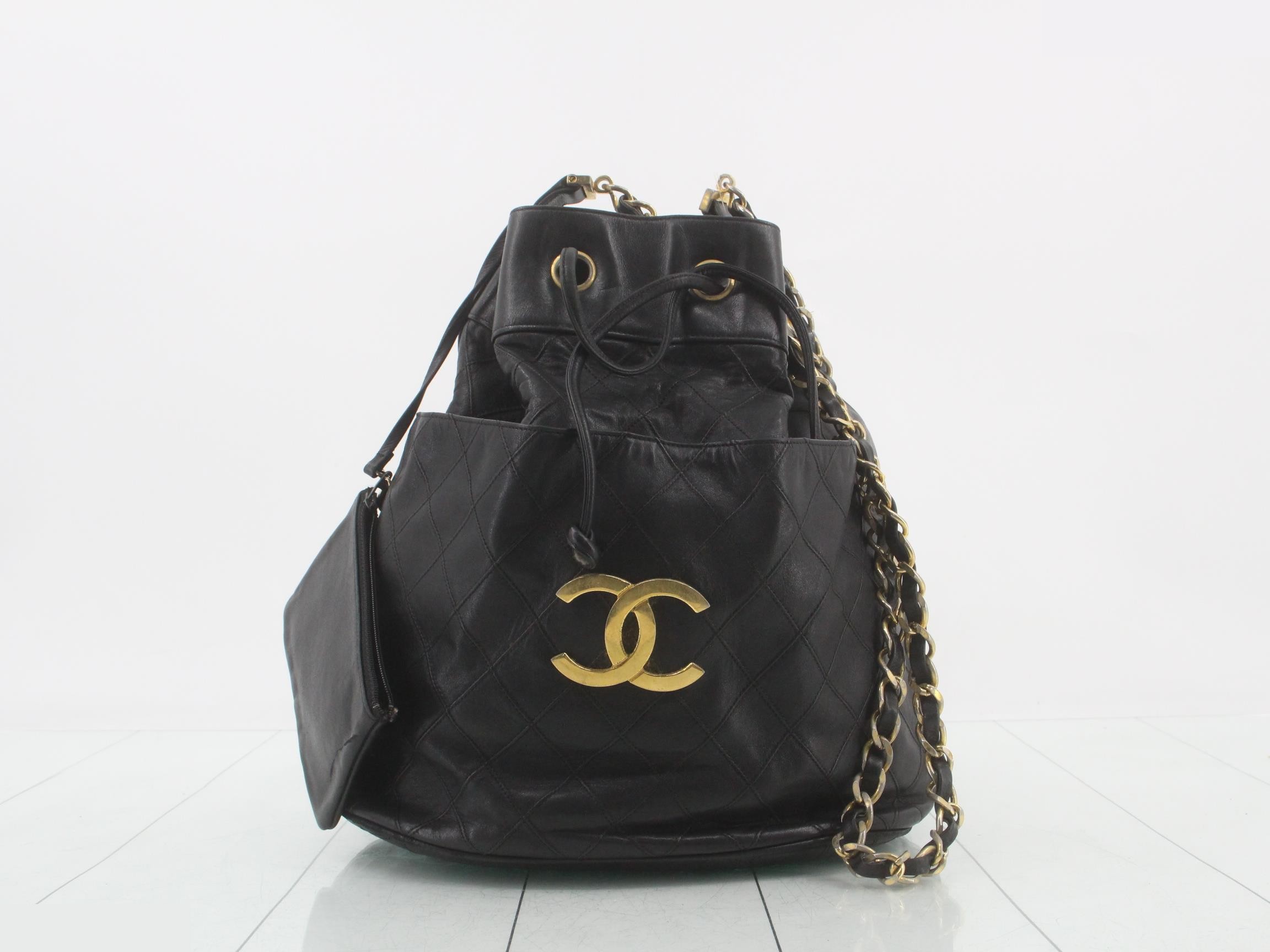 Bicolore drawstring shoulder bag