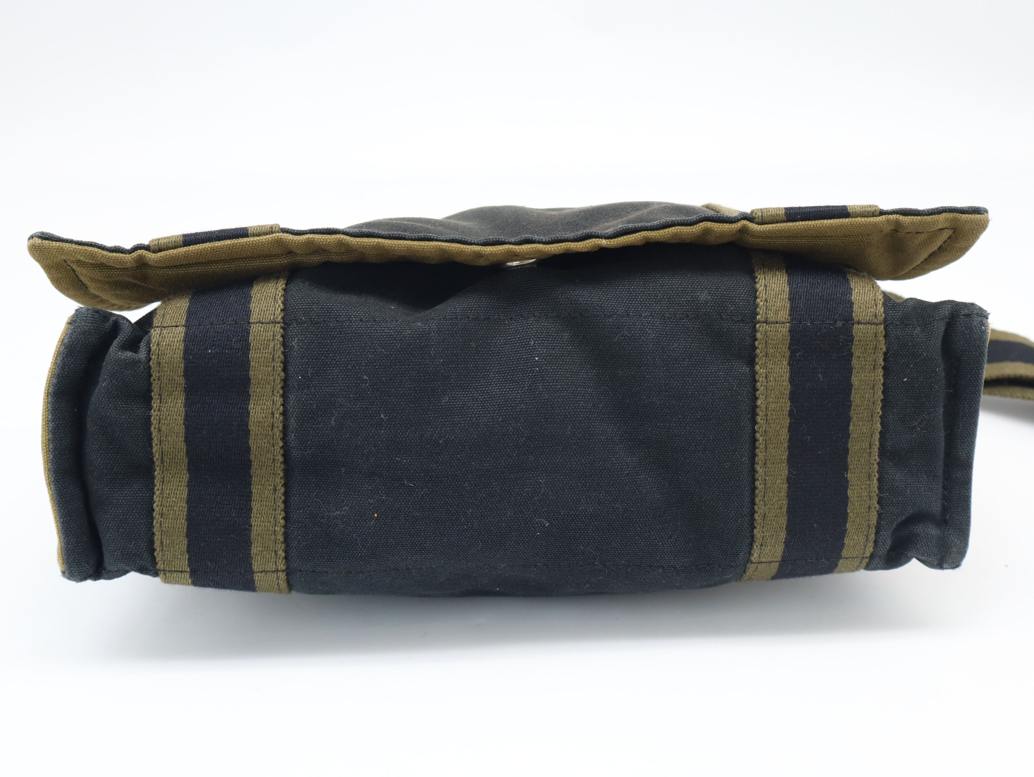 SAC Fourre-Tout Bassas PM Shoulder Bag Black Khaki Shoulder Bag — view 5
