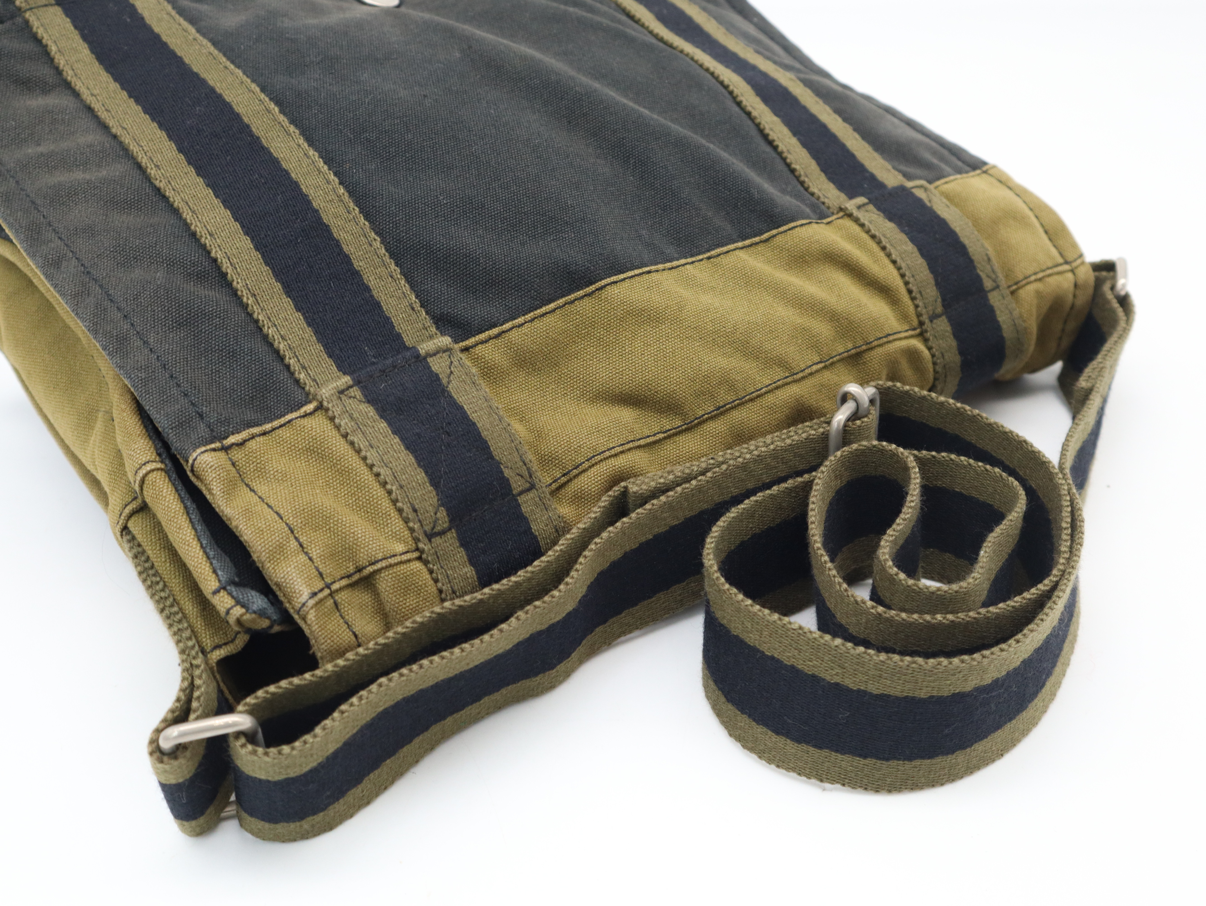 SAC Fourre-Tout Bassas PM Shoulder Bag Black Khaki Shoulder Bag — view 6